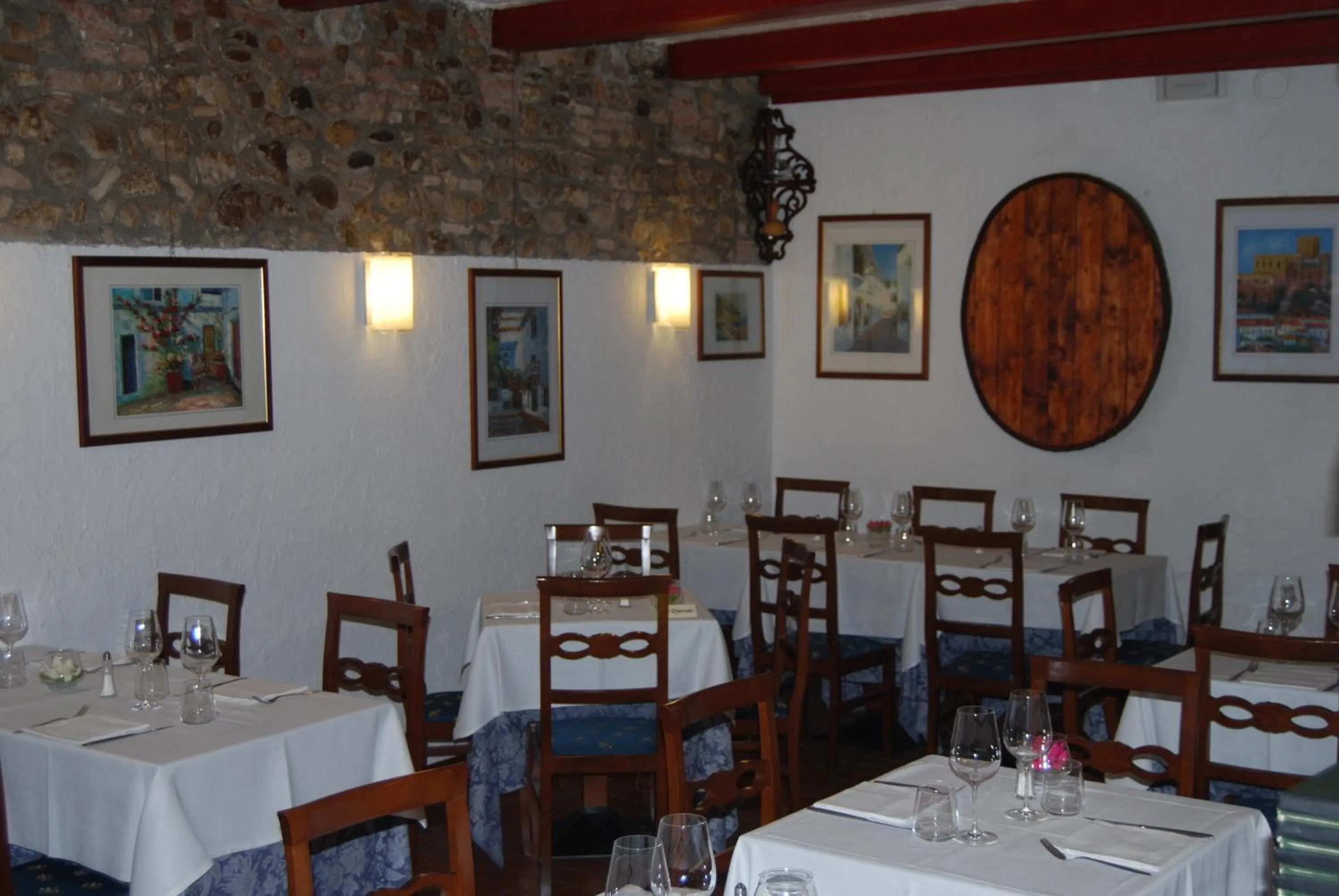 Restaurant/places to eat in Appartamenti Corneliani