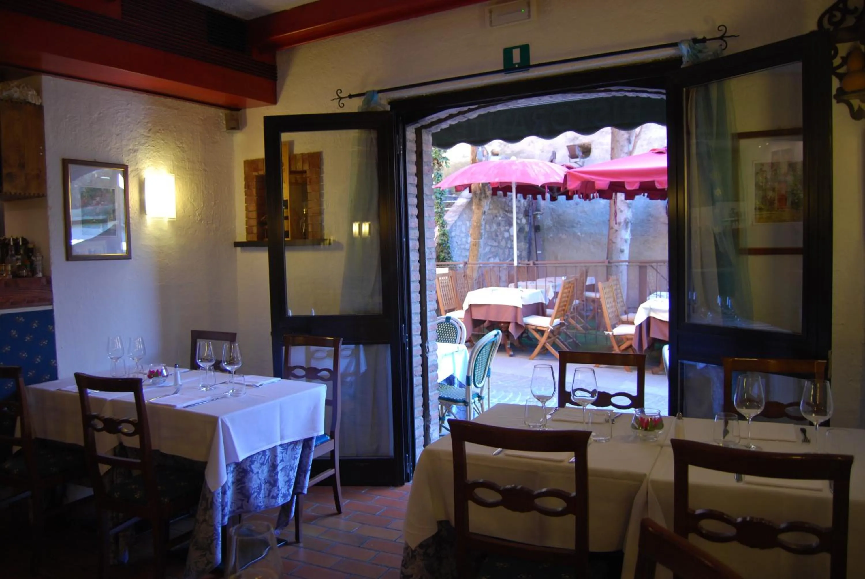 Restaurant/places to eat in Appartamenti Corneliani
