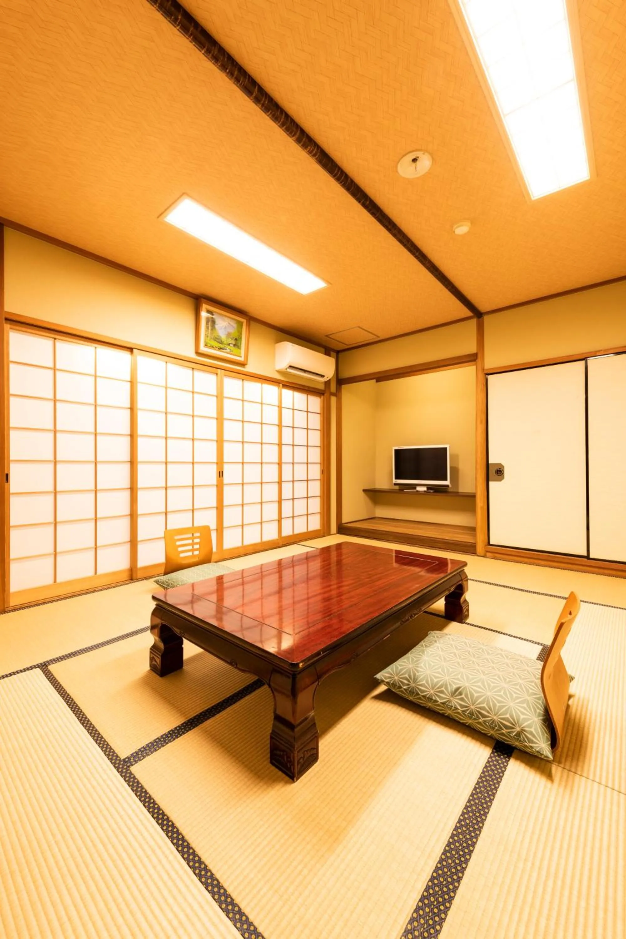 Photo of the whole room in Yamadaya Ryokan