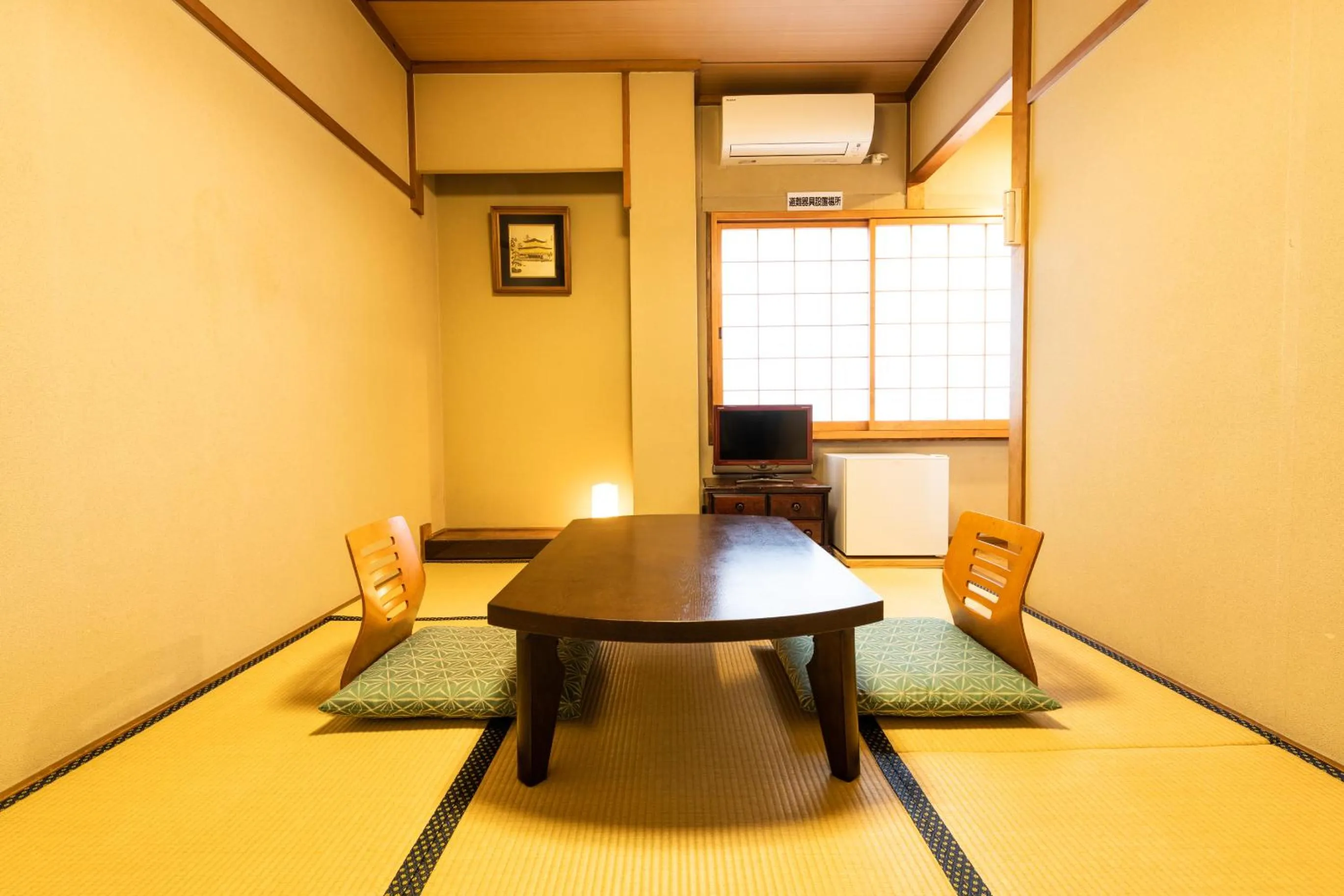 Photo of the whole room in Yamadaya Ryokan