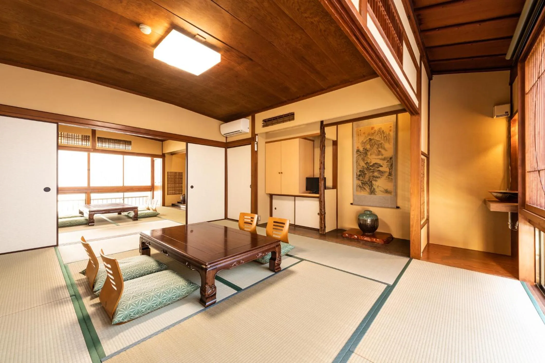 Photo of the whole room in Yamadaya Ryokan