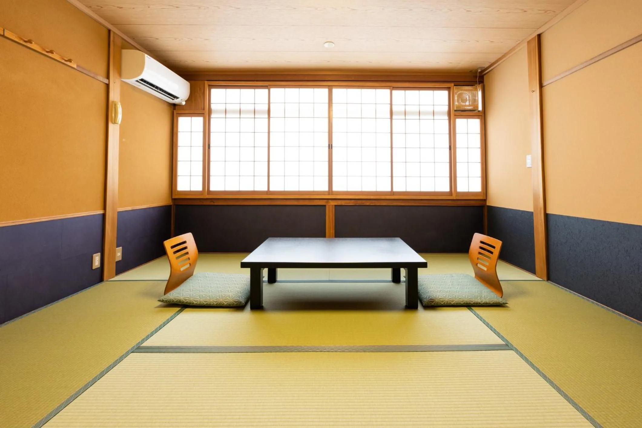 Photo of the whole room in Yamadaya Ryokan