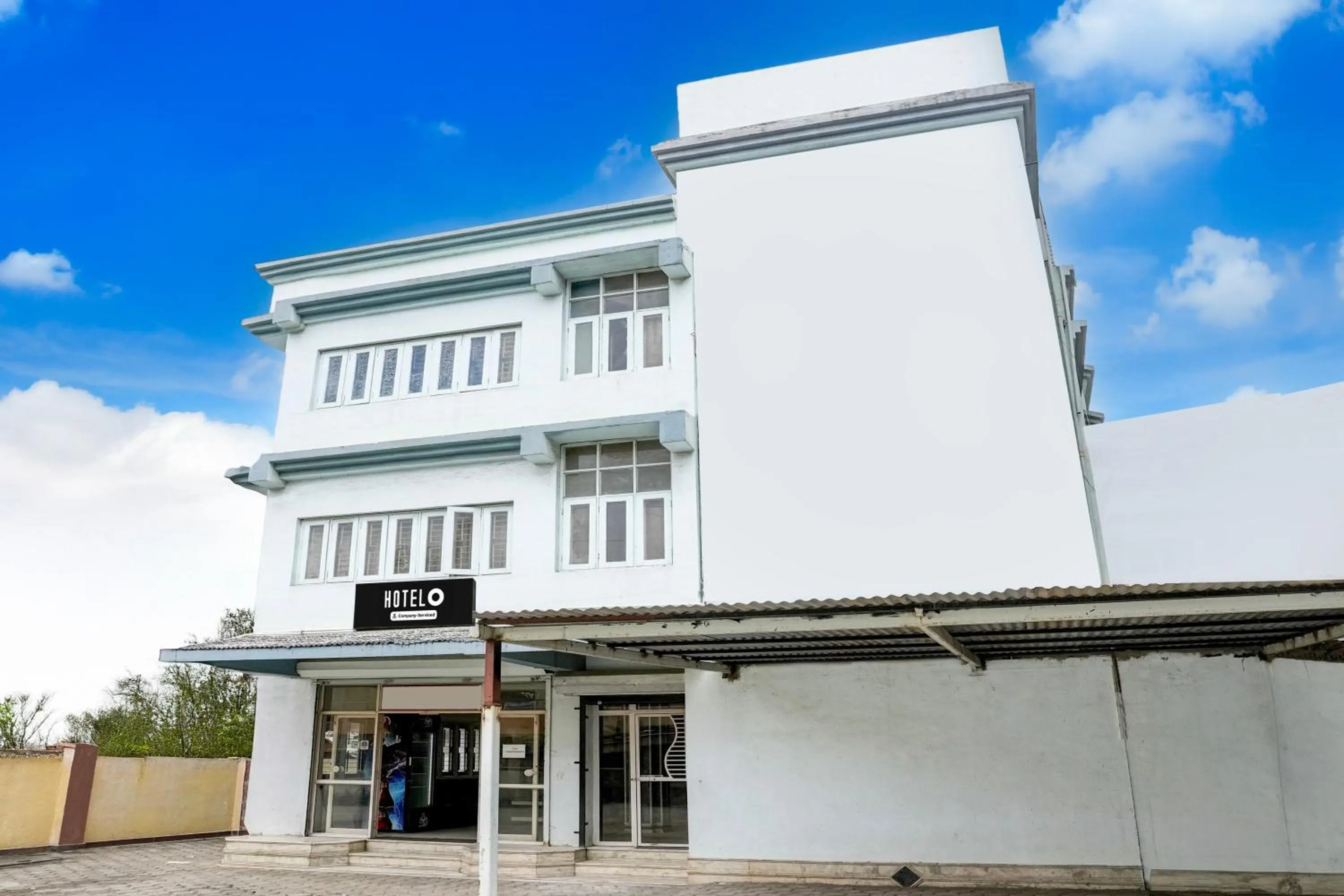 Facade/entrance in Hotel O Padampura Near Railway Station
