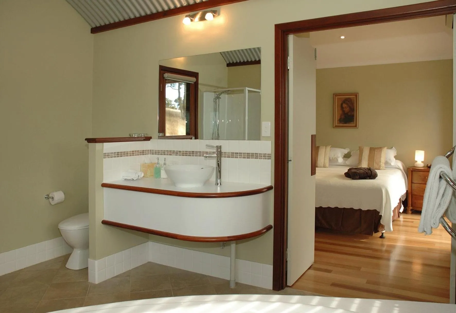 Toilet, Bed in Wildwood Valley