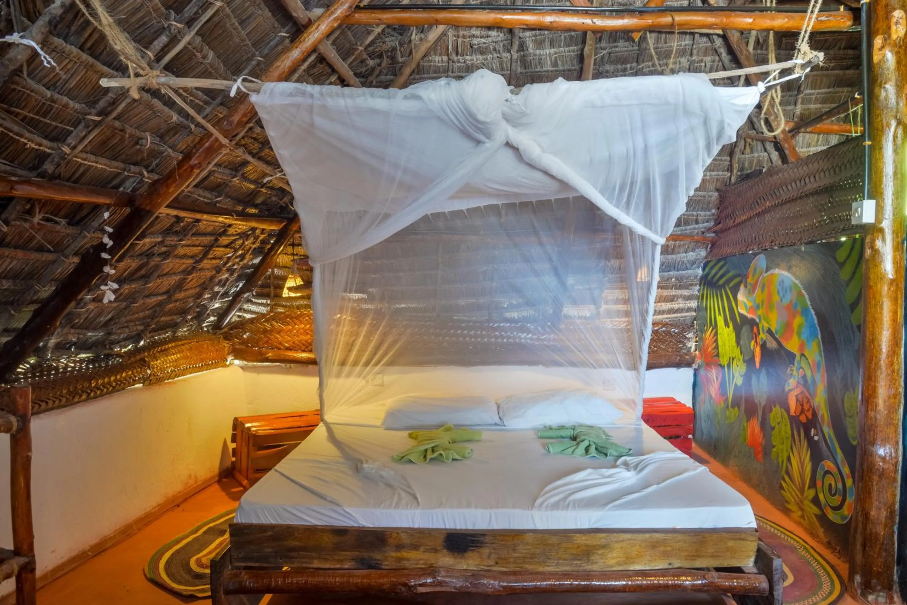 Photo of the whole room, Bed in Evergreen Bungalows