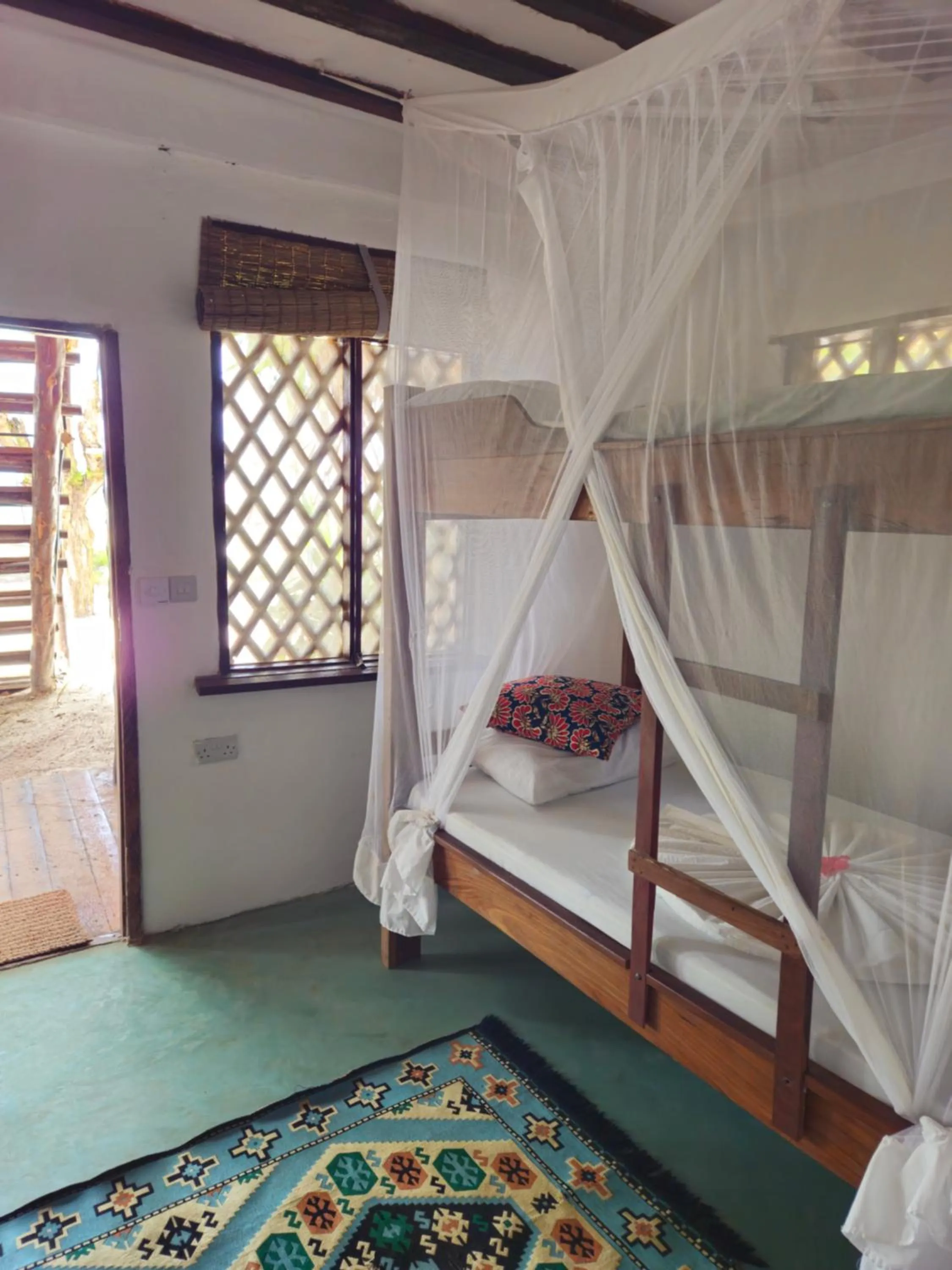 Bedroom, Bed in Evergreen Bungalows
