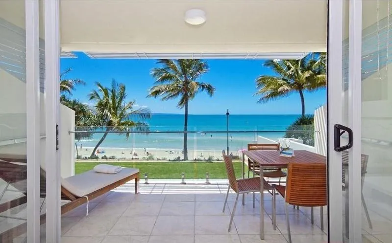 Fairshore 28 Beachfront Escape