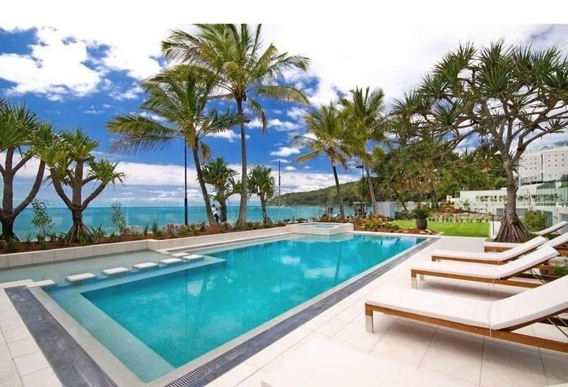 Fairshore 28 Beachfront Escape