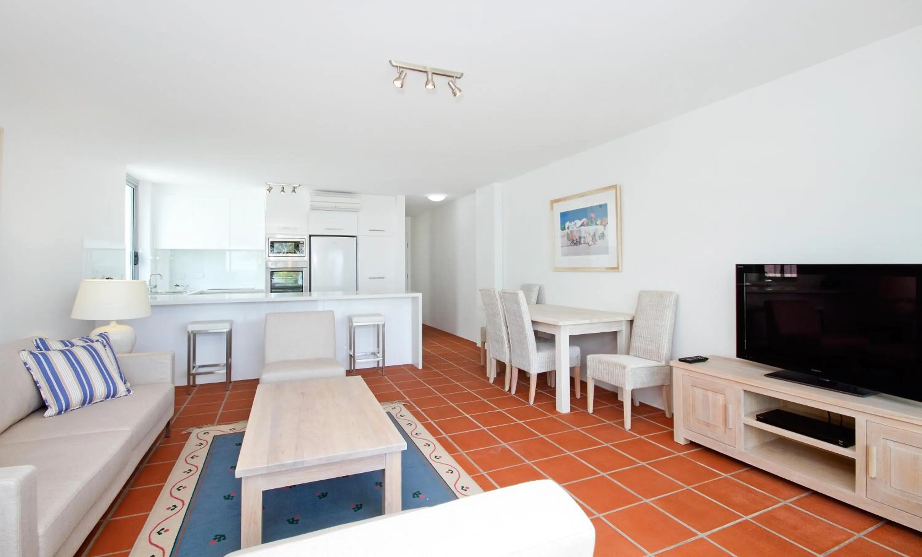 Fairshore 38 Beachfront Balcony