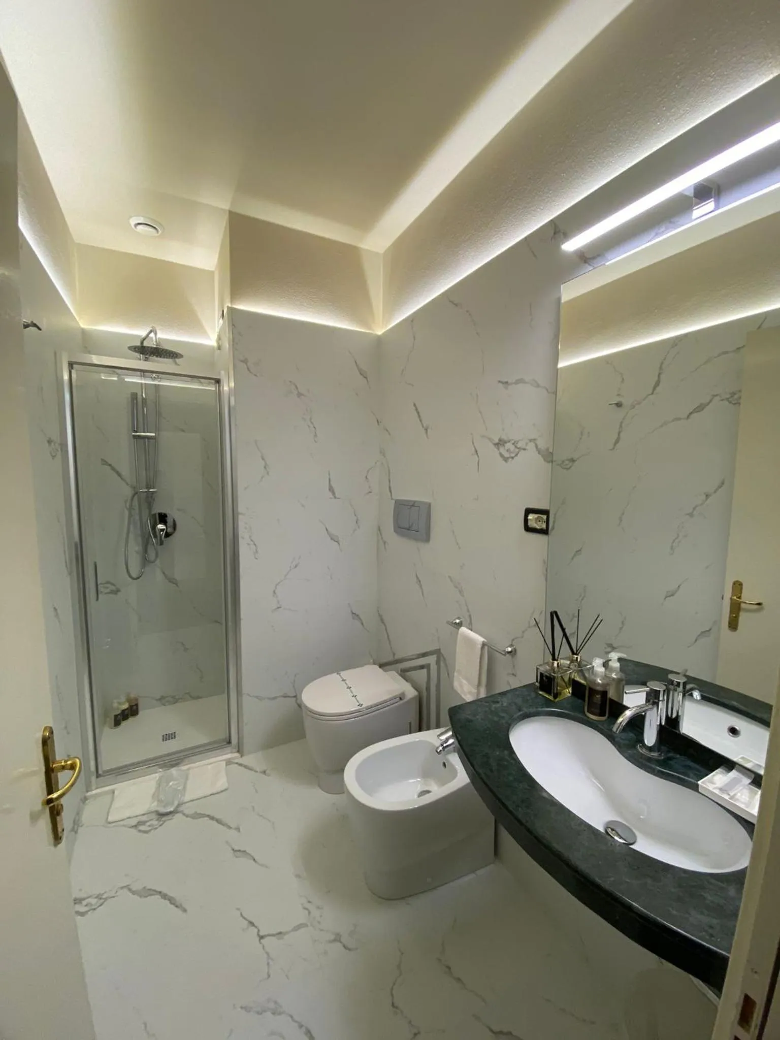 Bathroom in Hotel Villa Maria Au Lac - Estella Hotels Italia