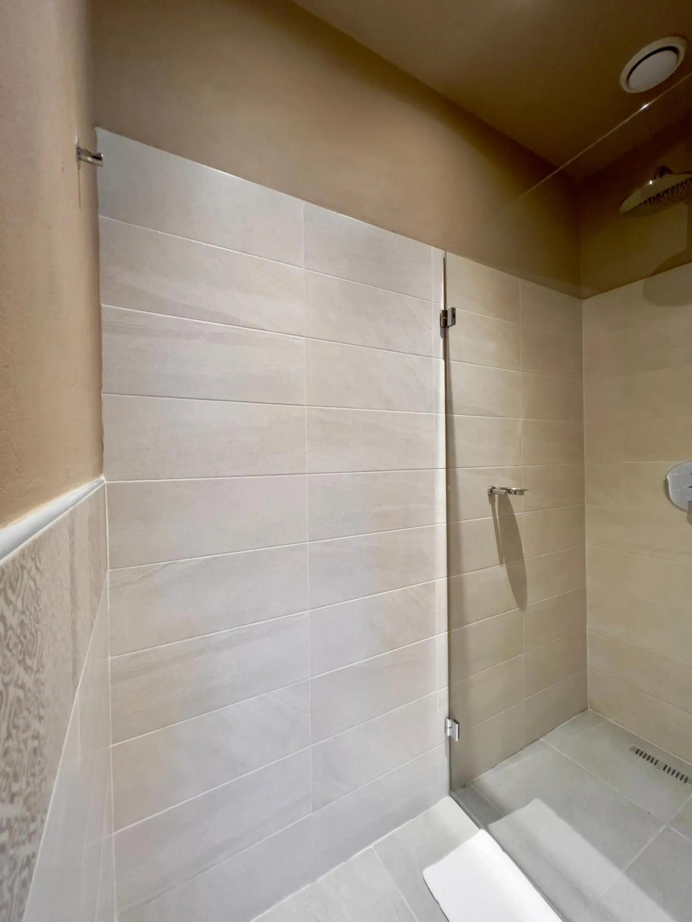 Shower in Hotel Villa Maria Au Lac - Estella Hotels Italia