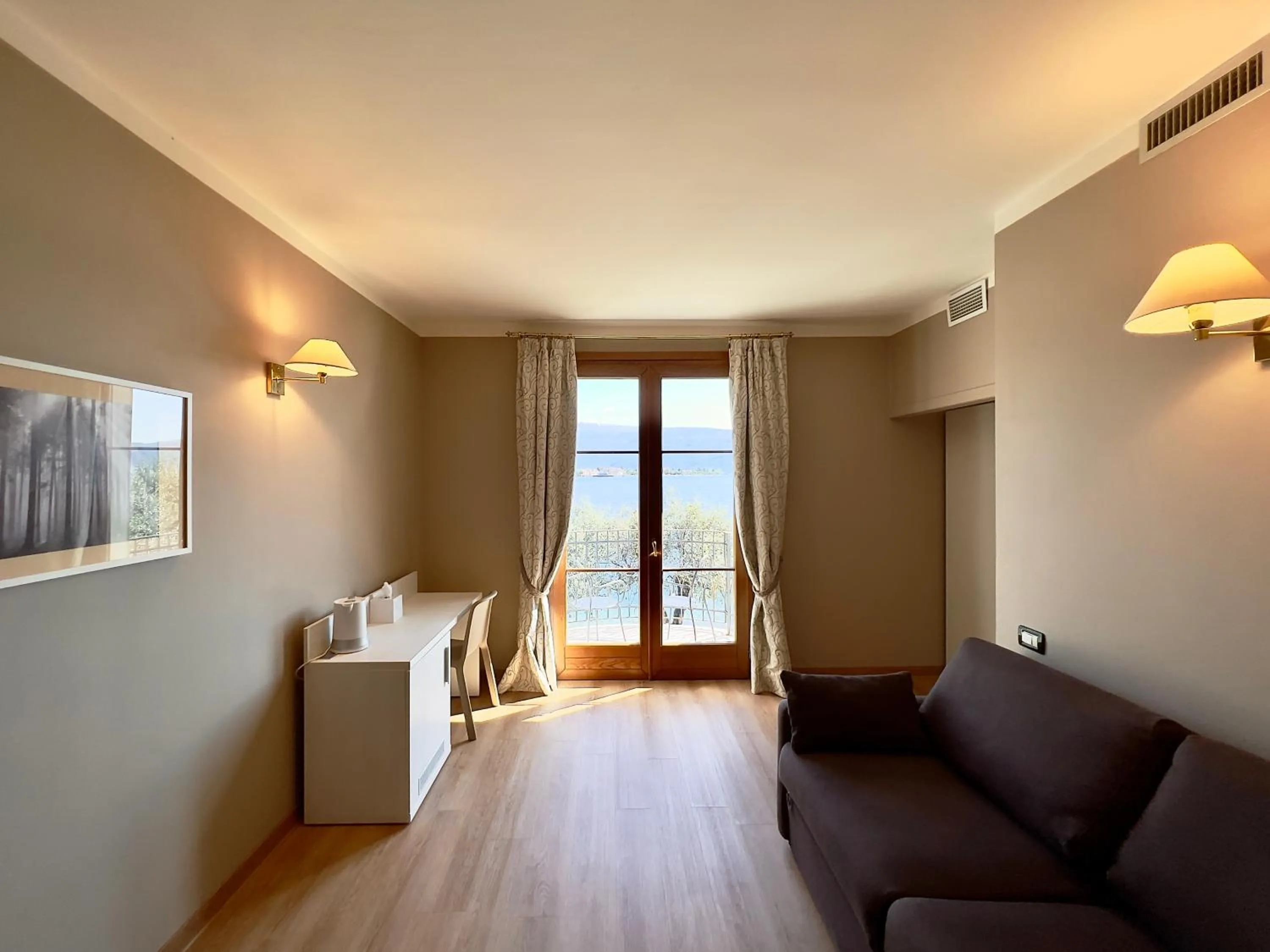 Living room in Hotel Villa Maria Au Lac - Estella Hotels Italia