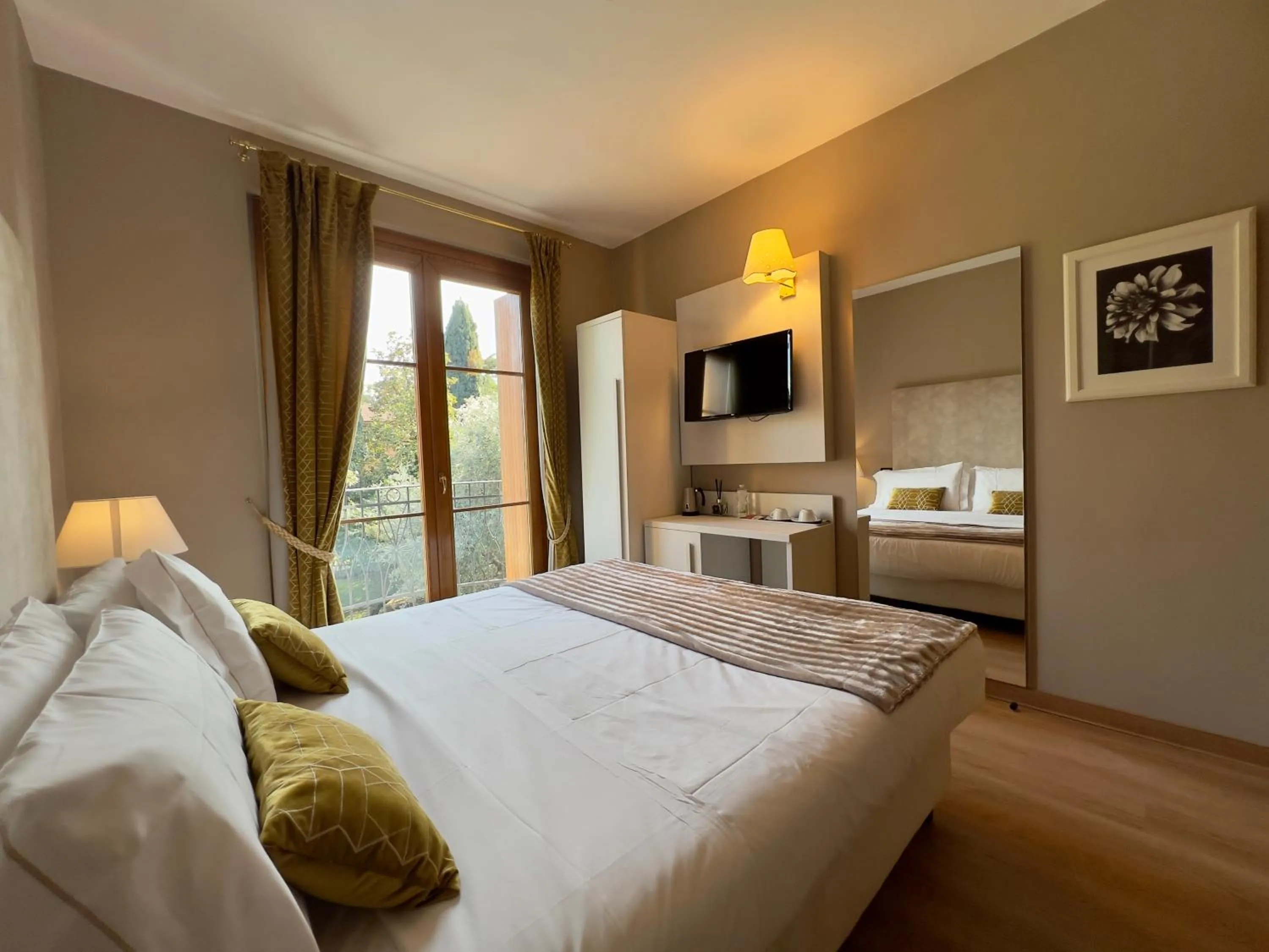 Bed in Hotel Villa Maria Au Lac - Estella Hotels Italia