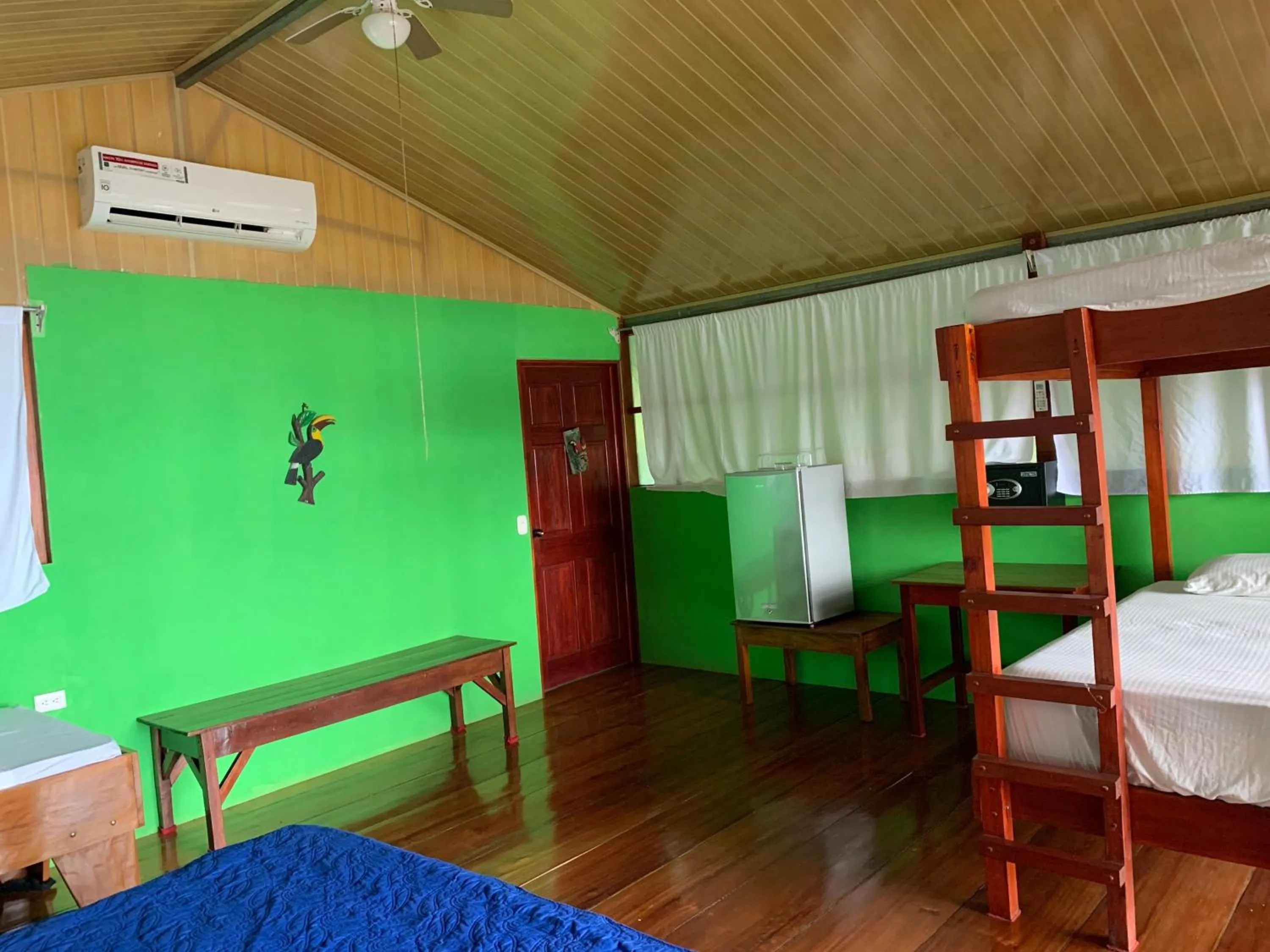 Bed in Vista Drake Lodge