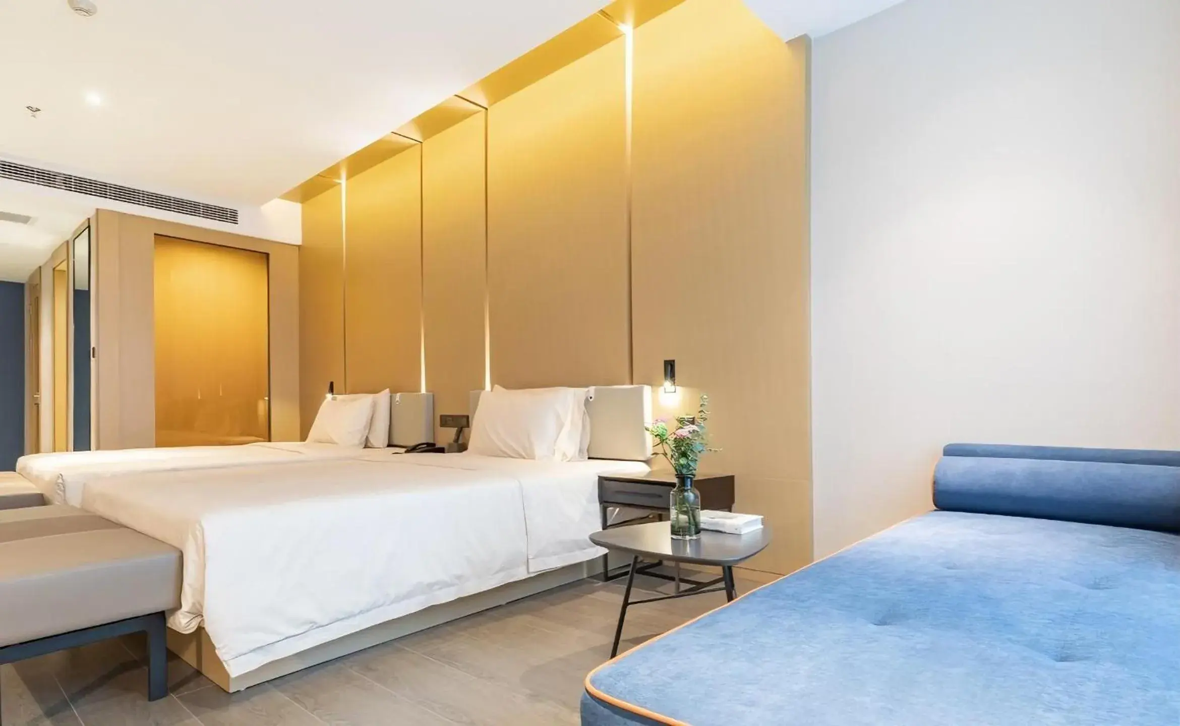 Bed in Atour Hotel Wuhan Donghu Yuejiazui Bed in Atour Hotel Wuhan Donghu Yuejiazui