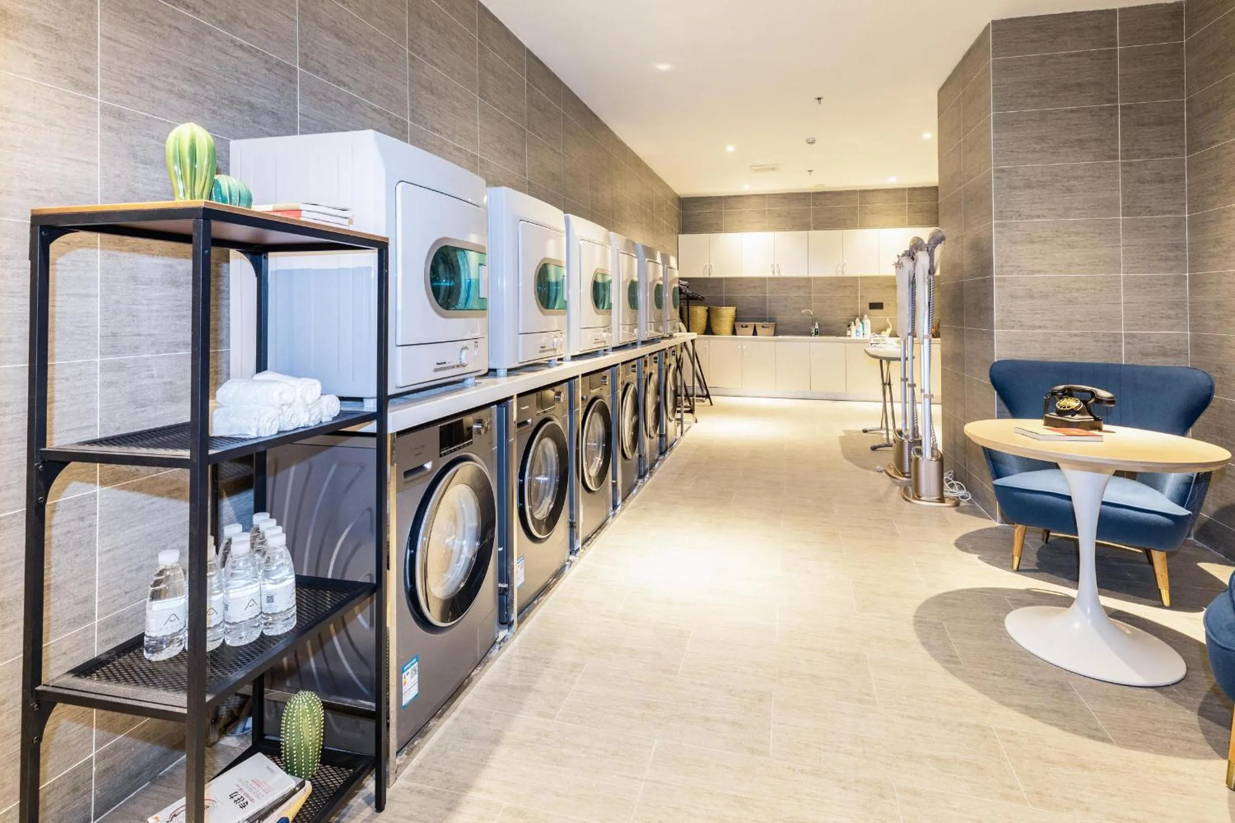 washing machine in Atour Hotel Wuhan Donghu Yuejiazui