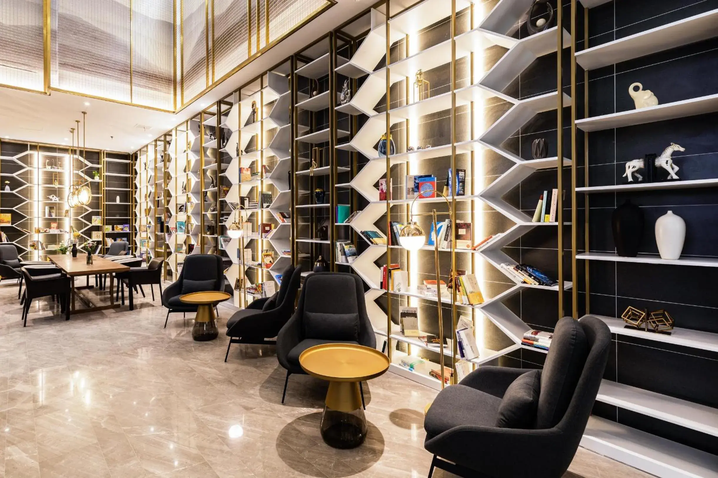 Seating area in Atour Hotel Wuhan Donghu Yuejiazui Seating area in Atour Hotel Wuhan Donghu Yuejiazui