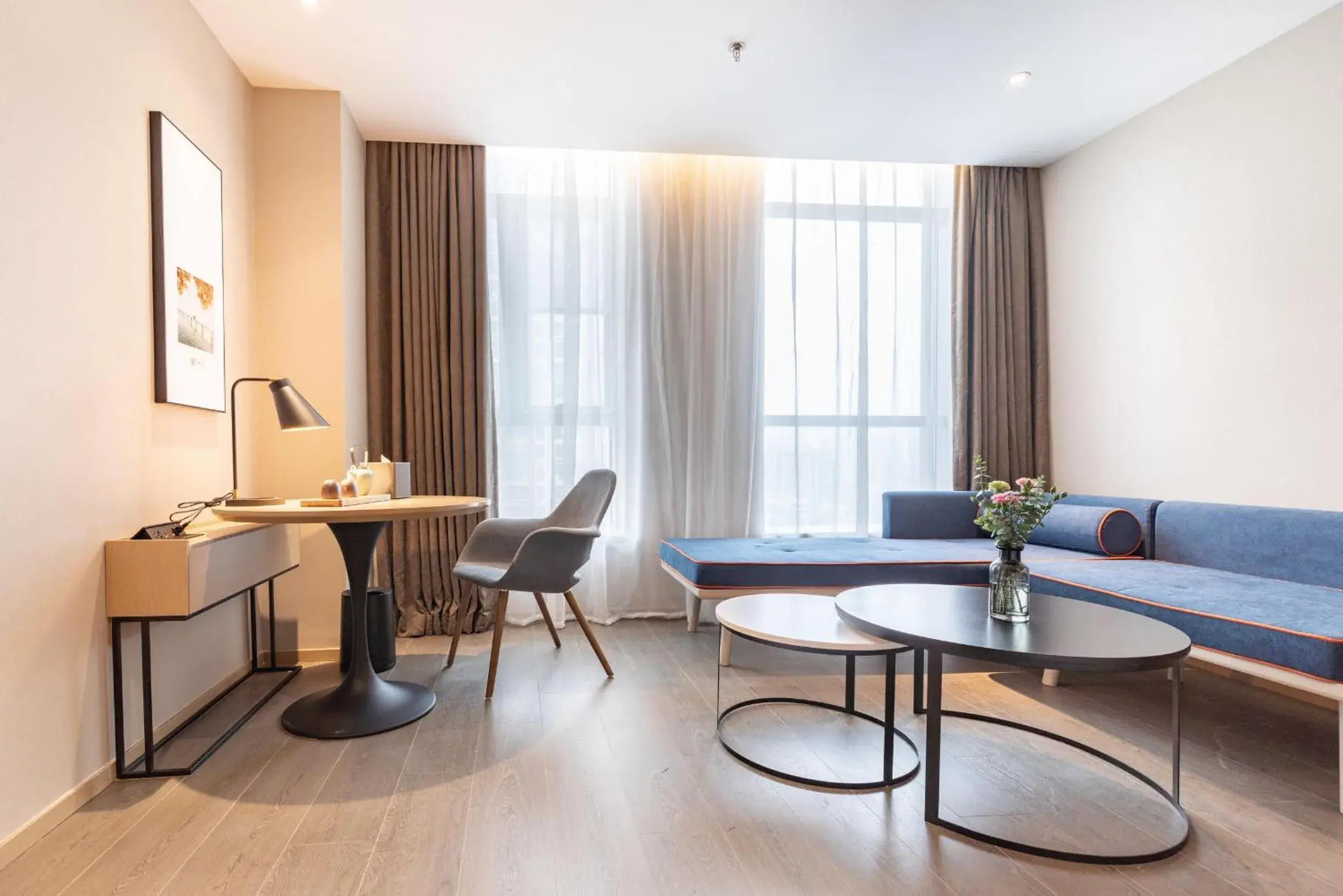 Living room in Atour Hotel Wuhan Donghu Yuejiazui Living room in Atour Hotel Wuhan Donghu Yuejiazui