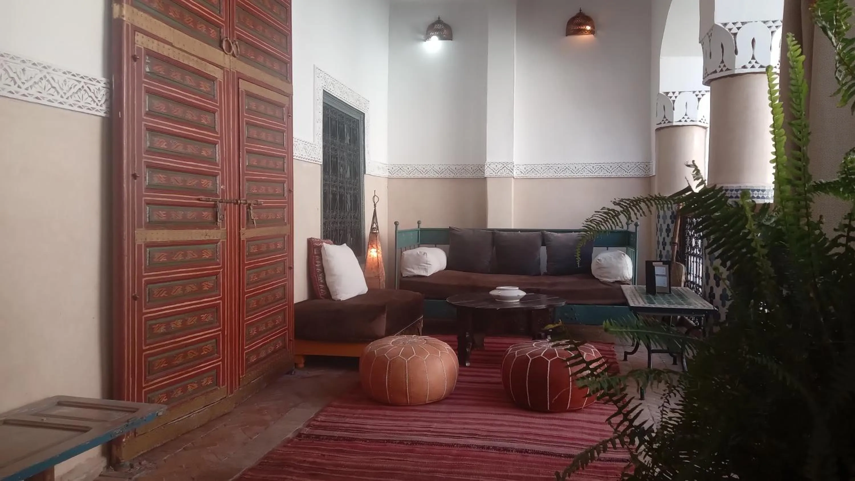 Restaurant/places to eat in Riad Maizie