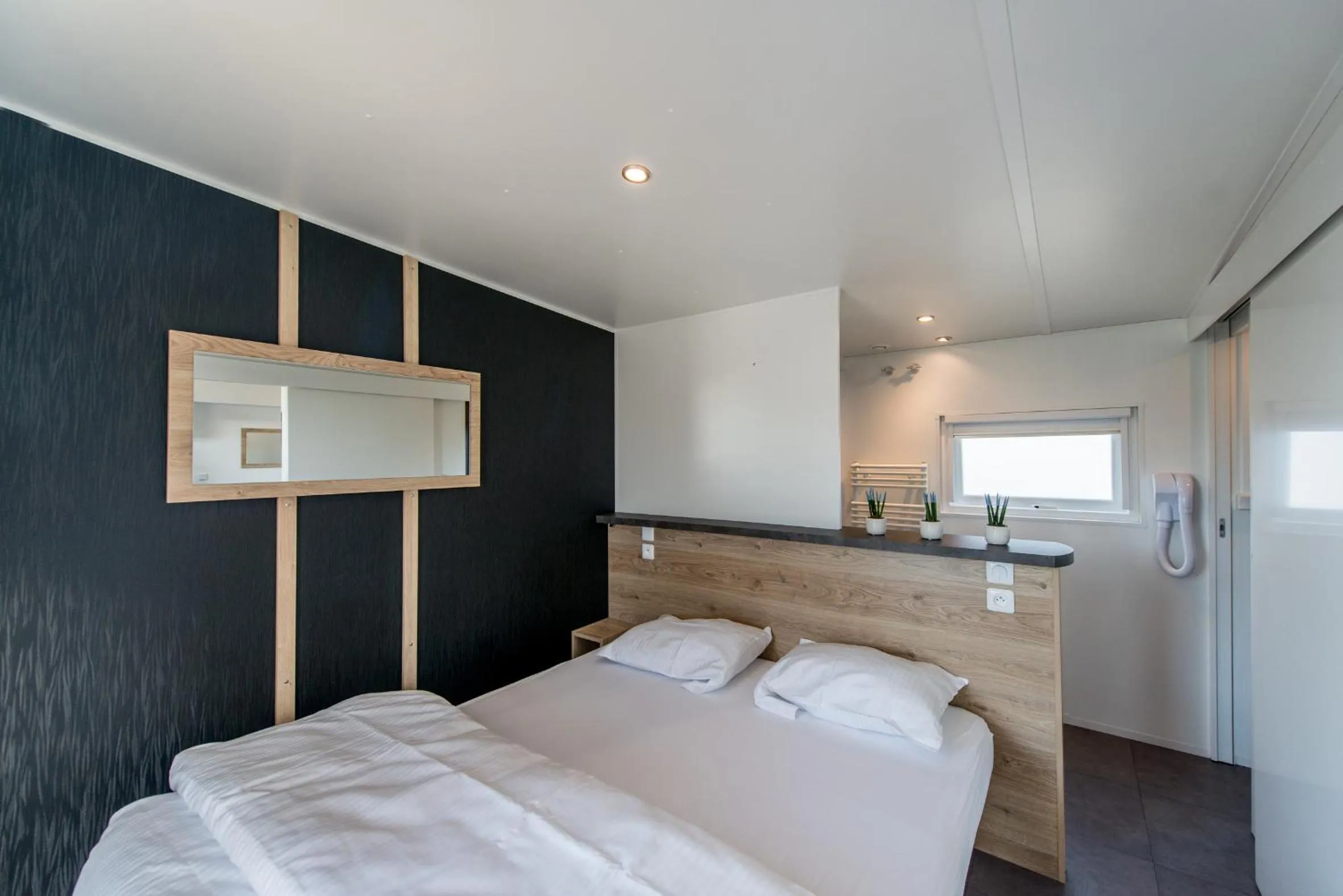 Bedroom, Bed in Holiday Village Knokke