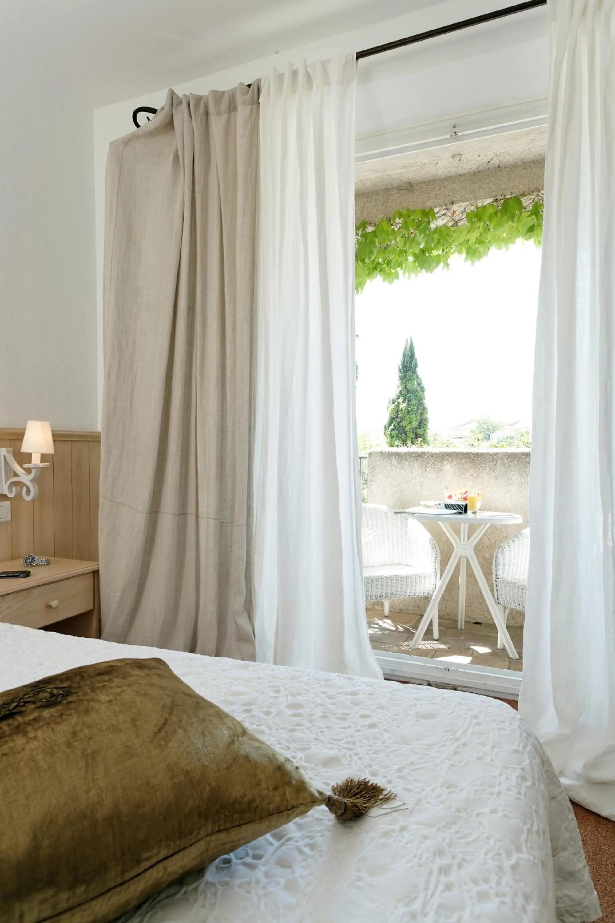 Bedroom, Bed in Hotel des Lices