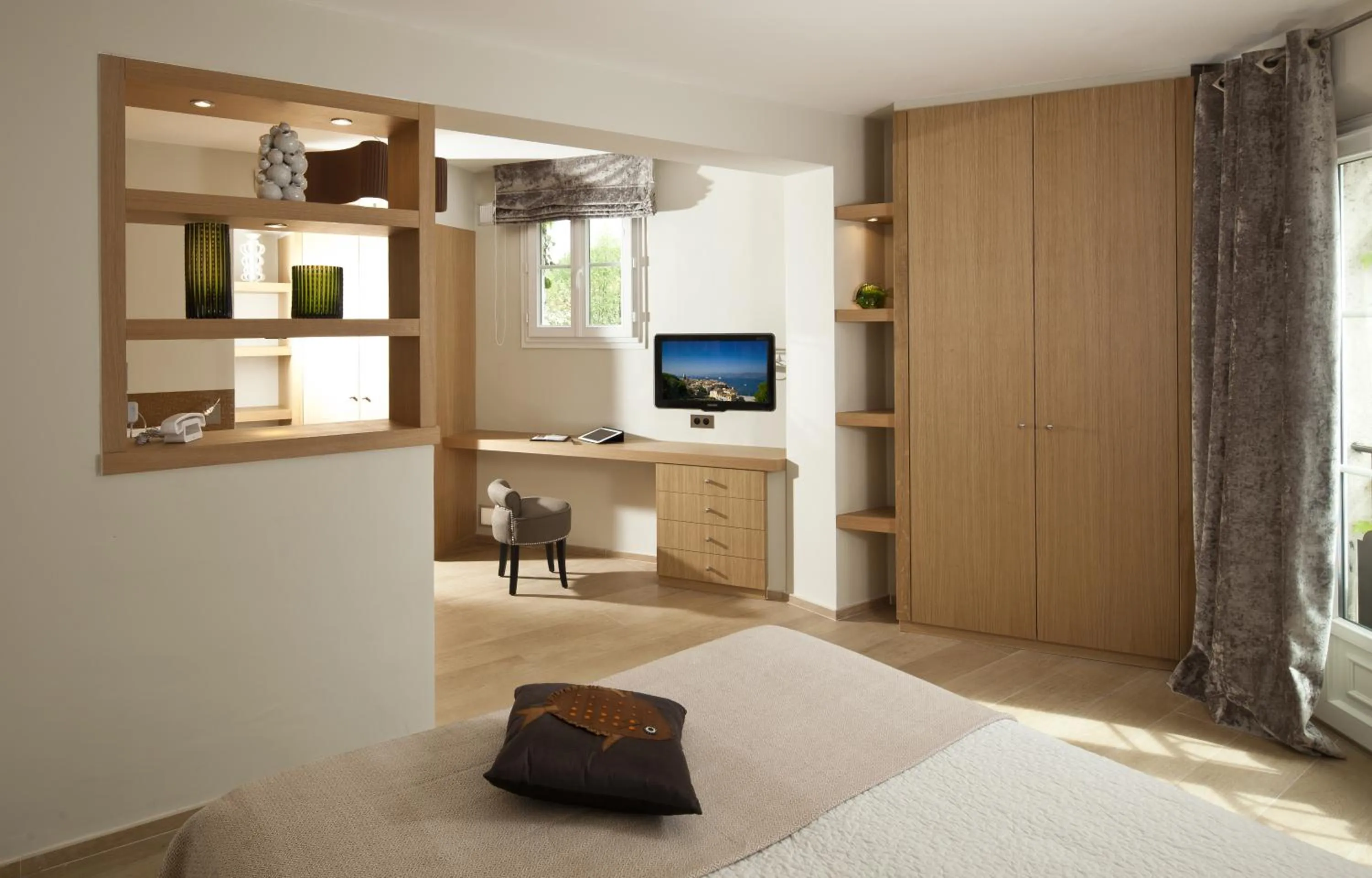 Bedroom, Bed in Hotel des Lices