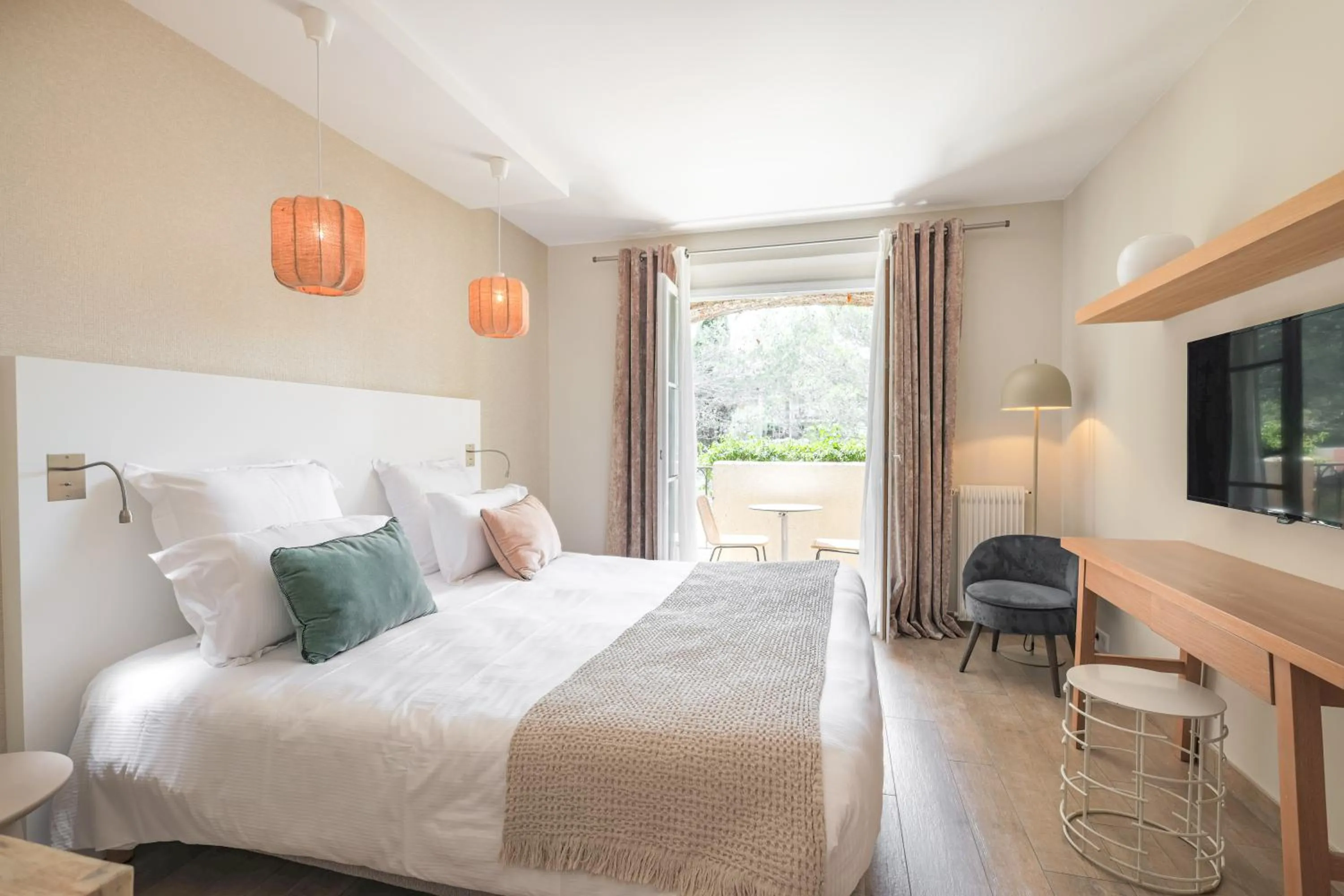 Bed in Hotel des Lices