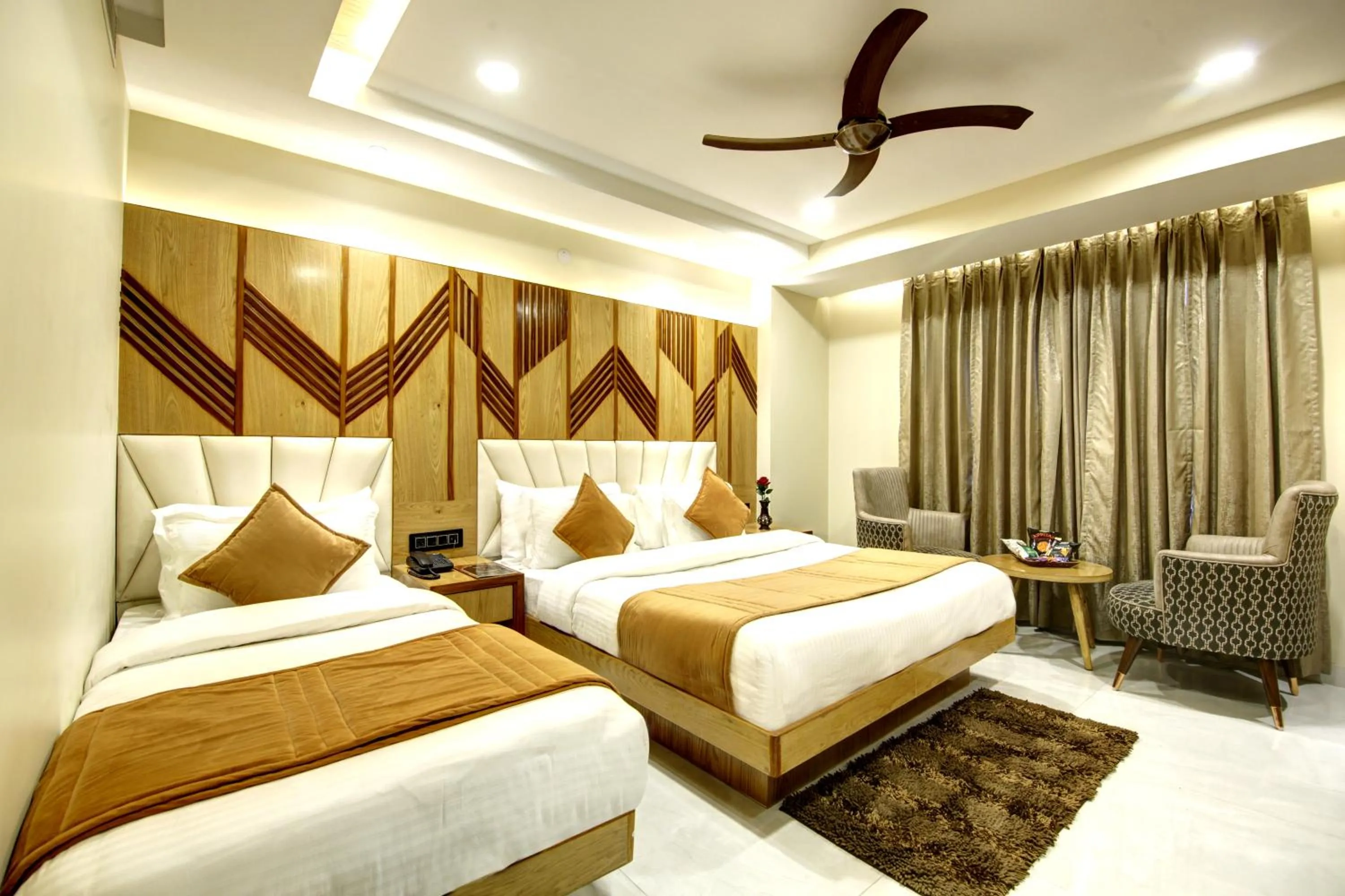 Bed in The Leena International-Near Connaught Place & New Delhi Railway Station