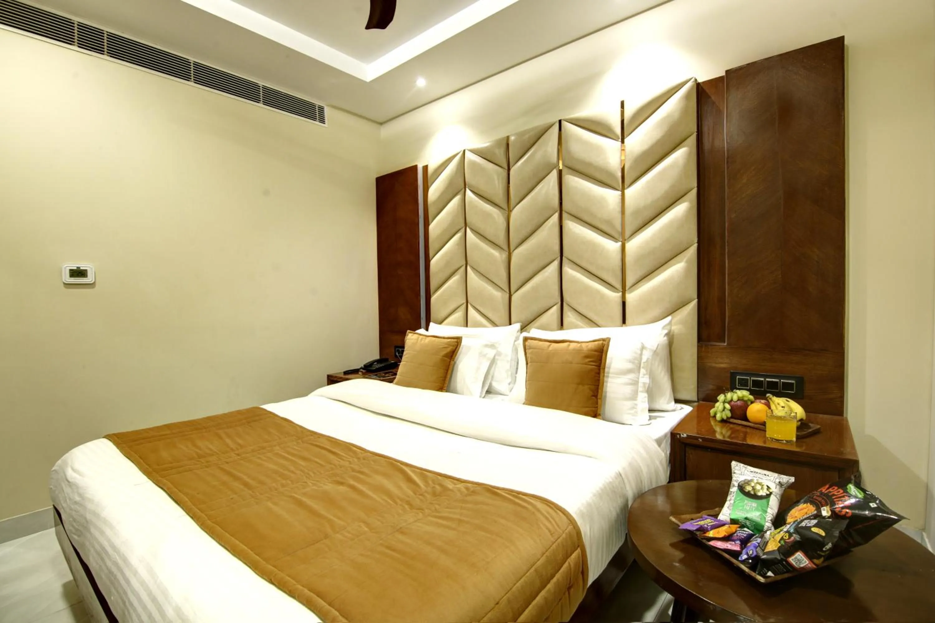 Bedroom, Bed in The Leena International-Near Connaught Place & New Delhi Railway Station