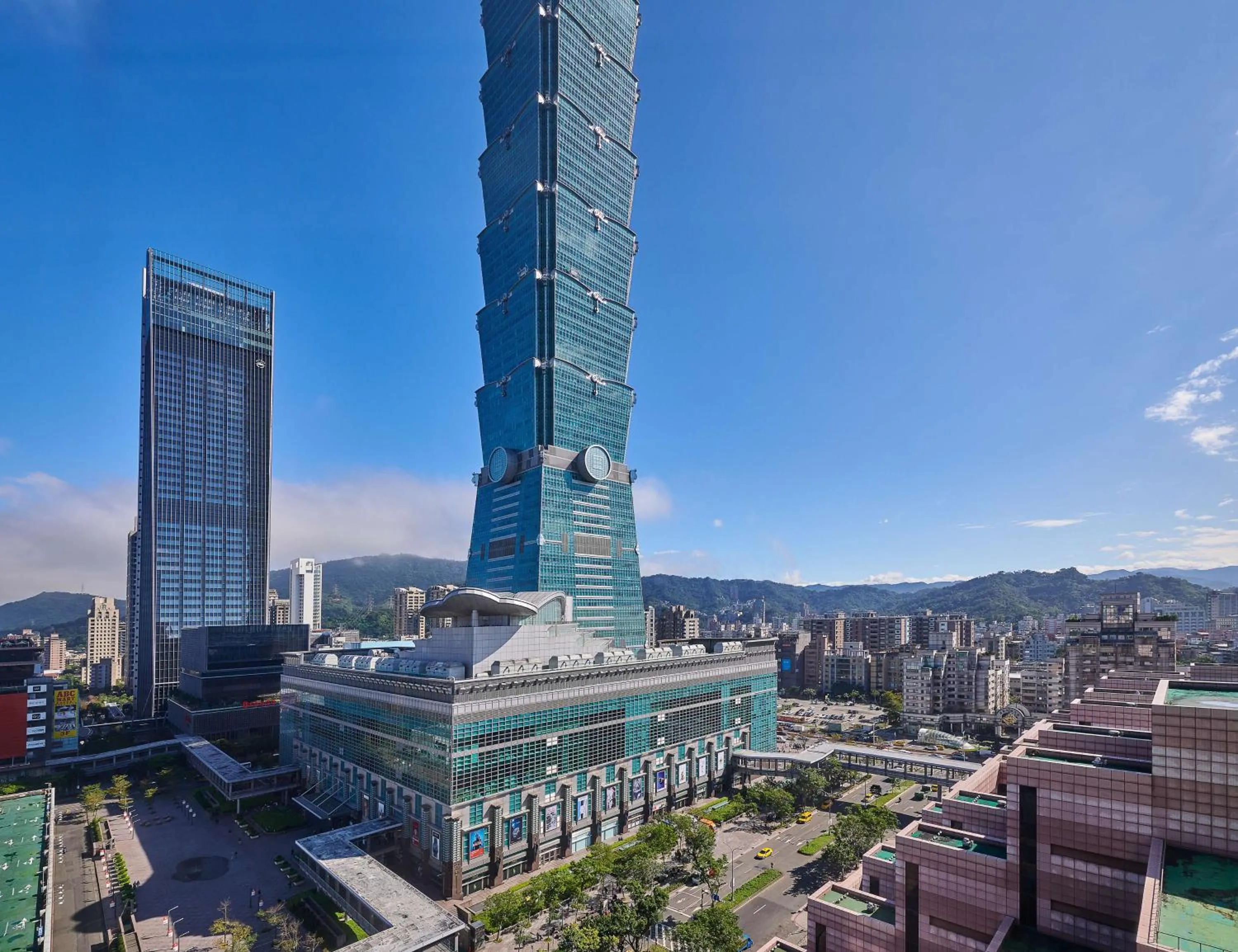Landmark view in Grand Hyatt Taipei