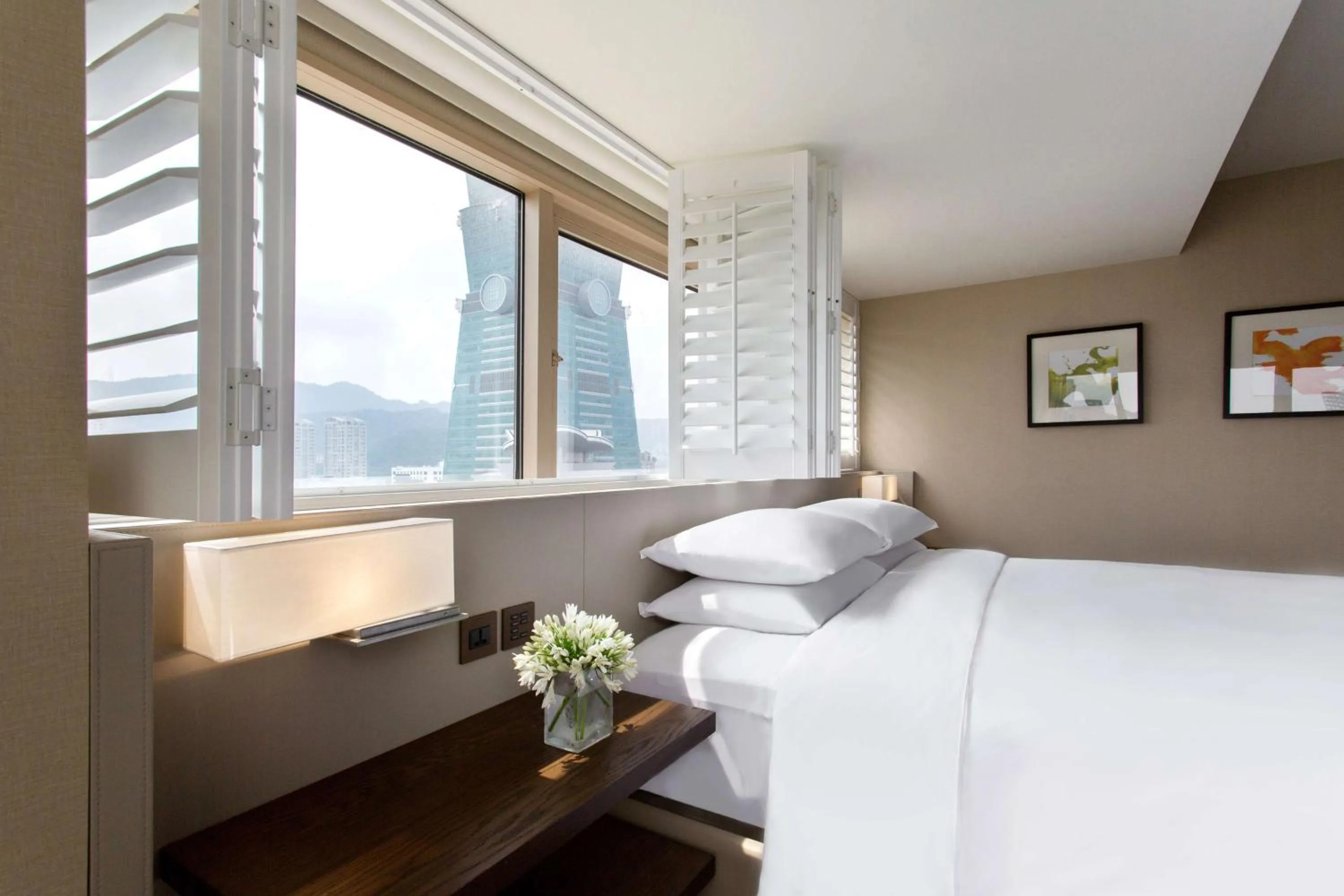 Photo of the whole room, Bed in Grand Hyatt Taipei