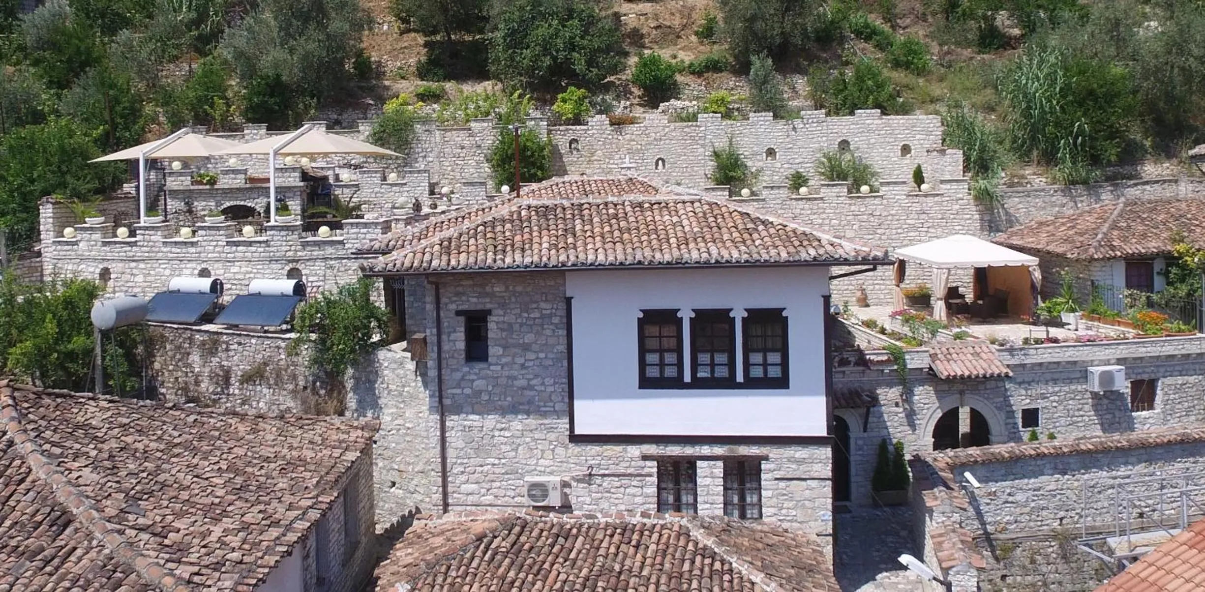 Property building in Hotel Vila Aleksander