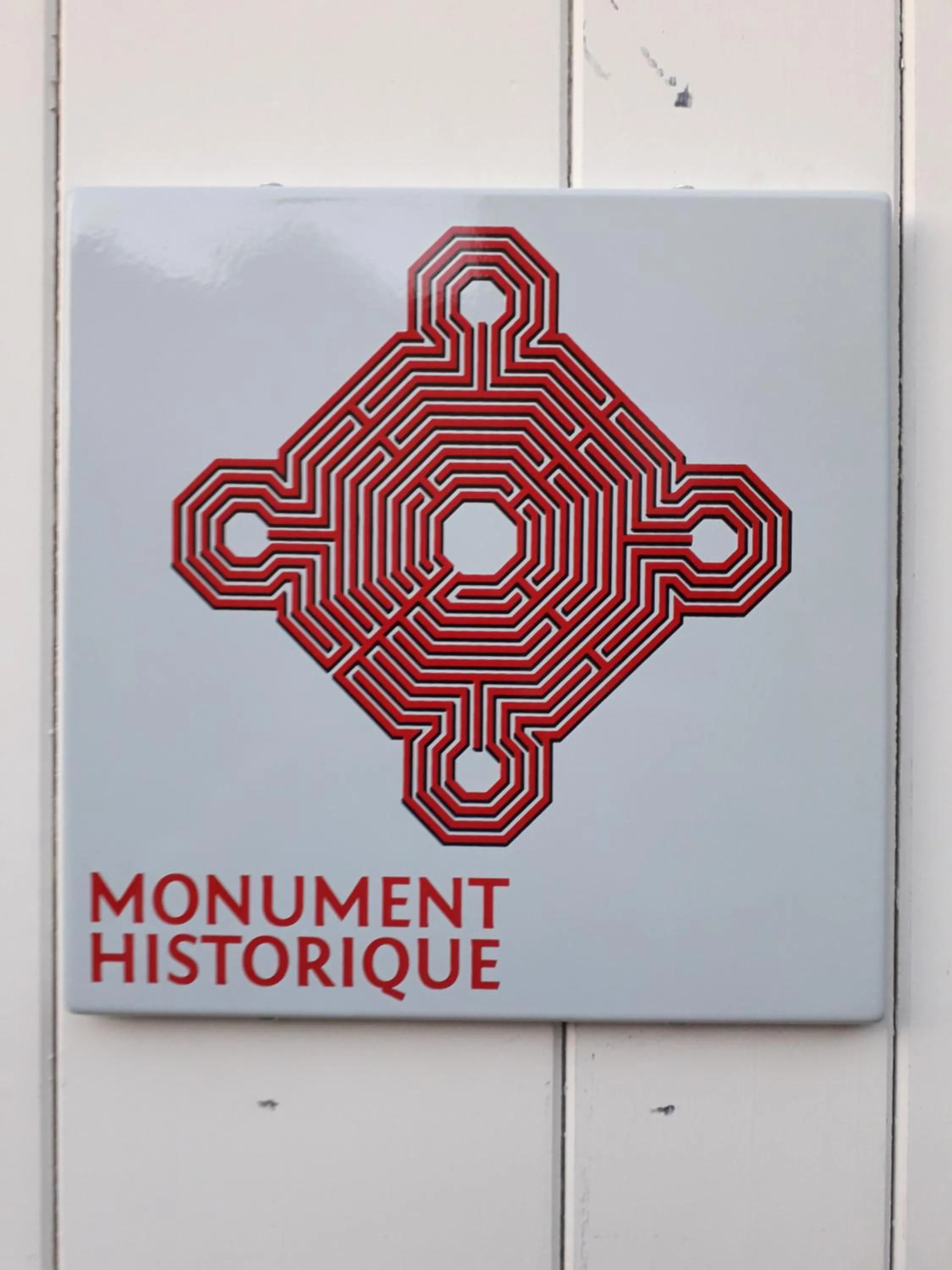 Logo/Certificate/Sign in La Chanoinesse