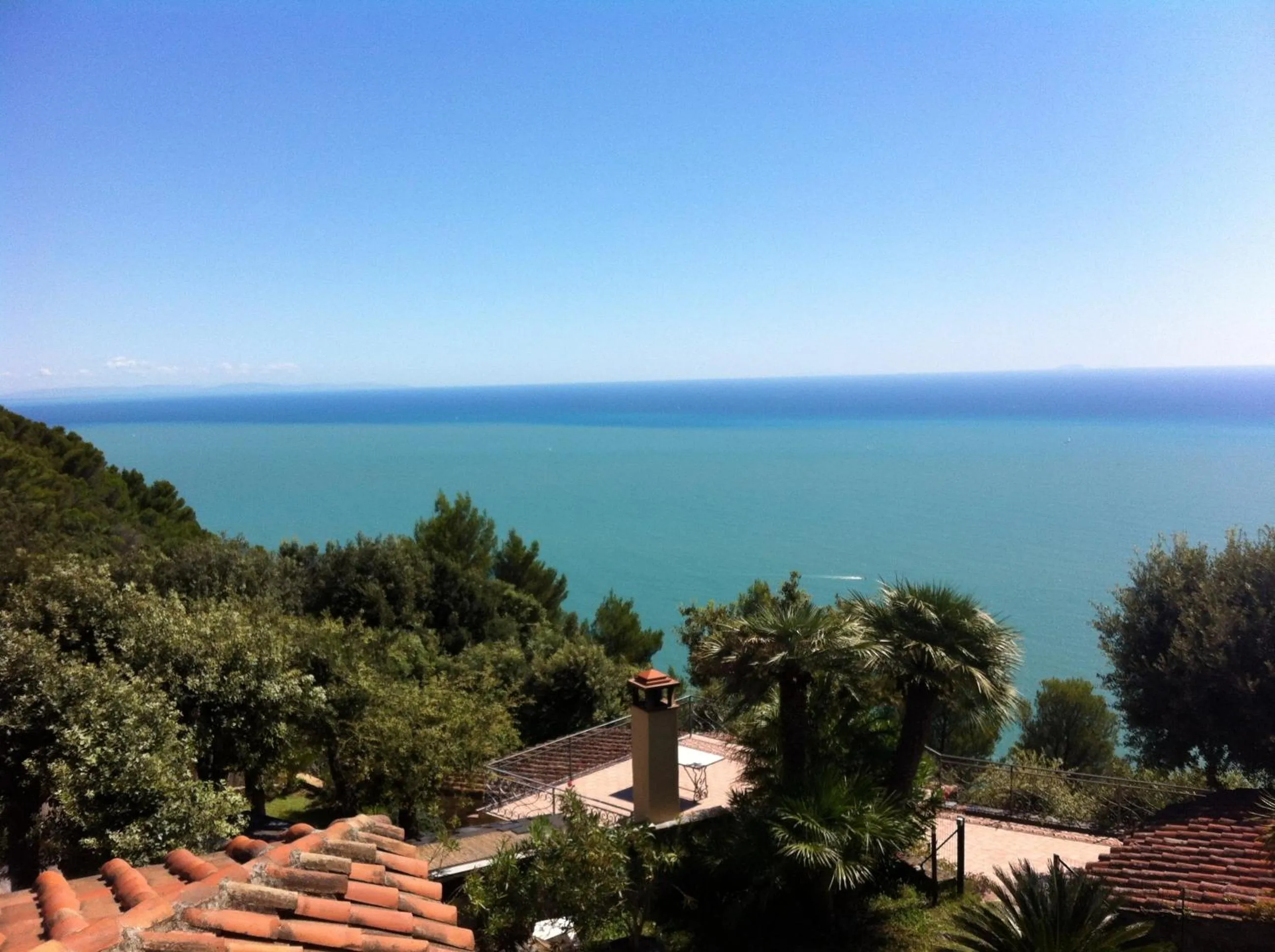 Sea view in B&B Le Palme