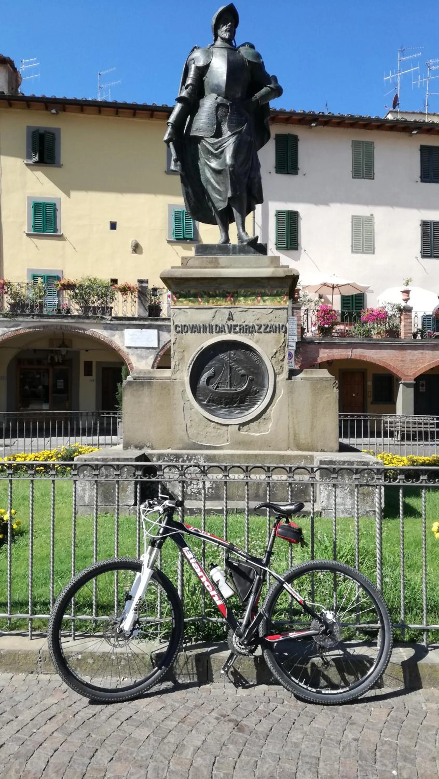 Nearby landmark in Appartamento Sezzate 40