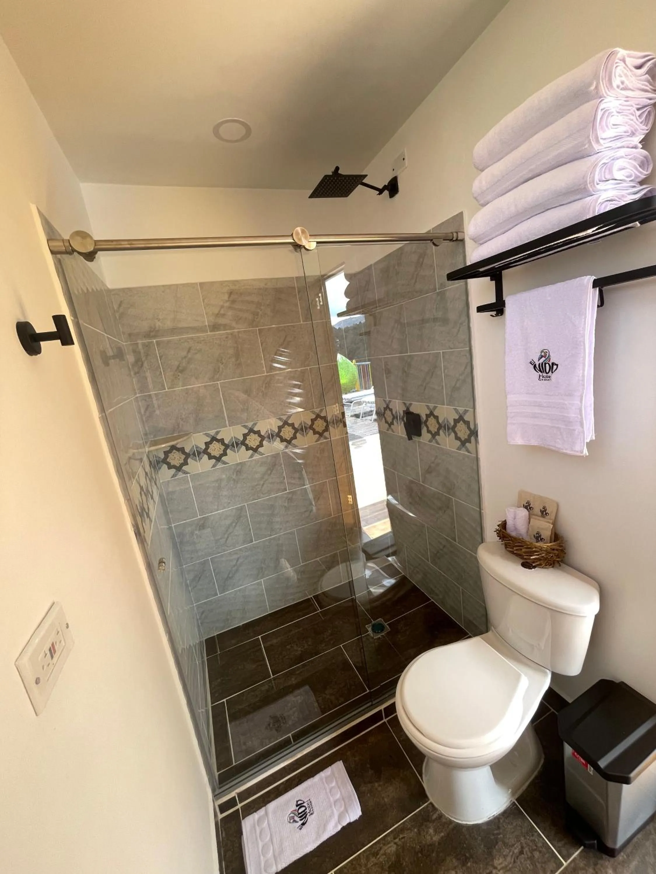 Shower in EL NiDO HOTEL GUATAPE