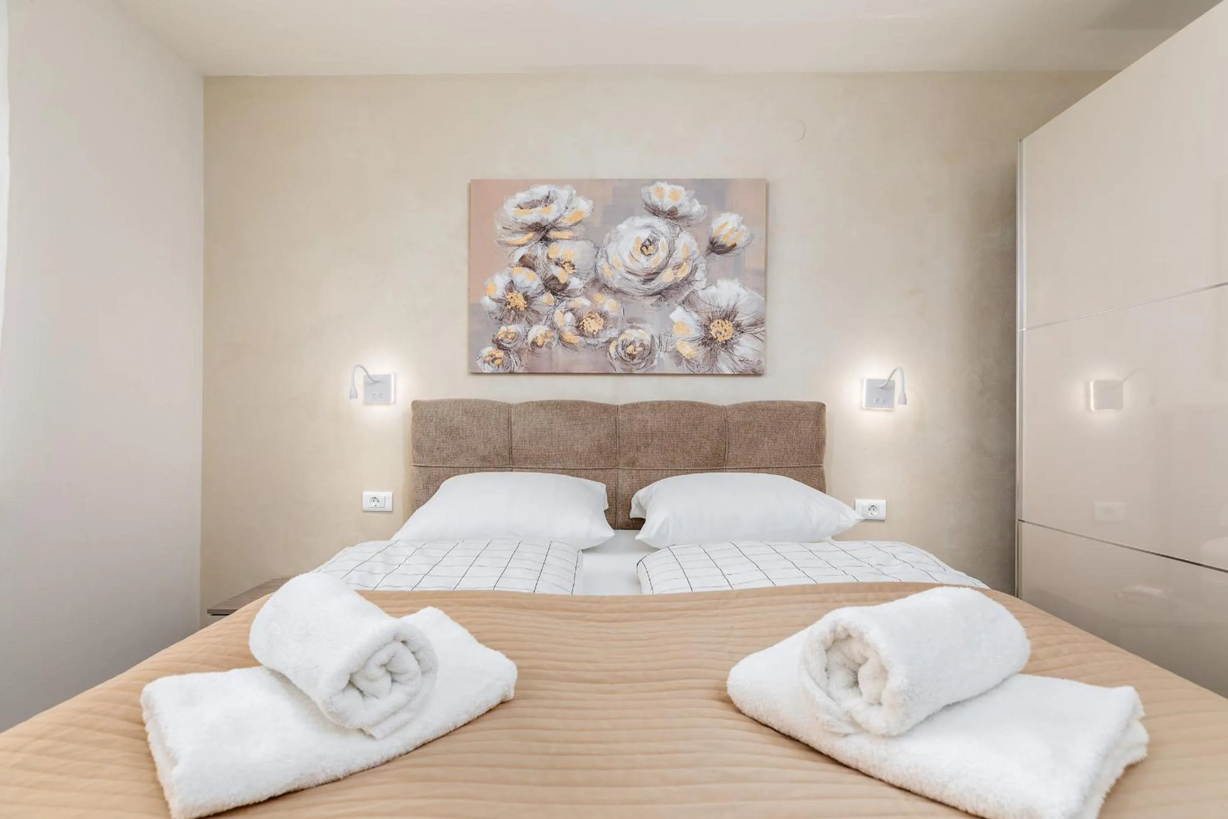 Bed in Apartments Ana-Maria