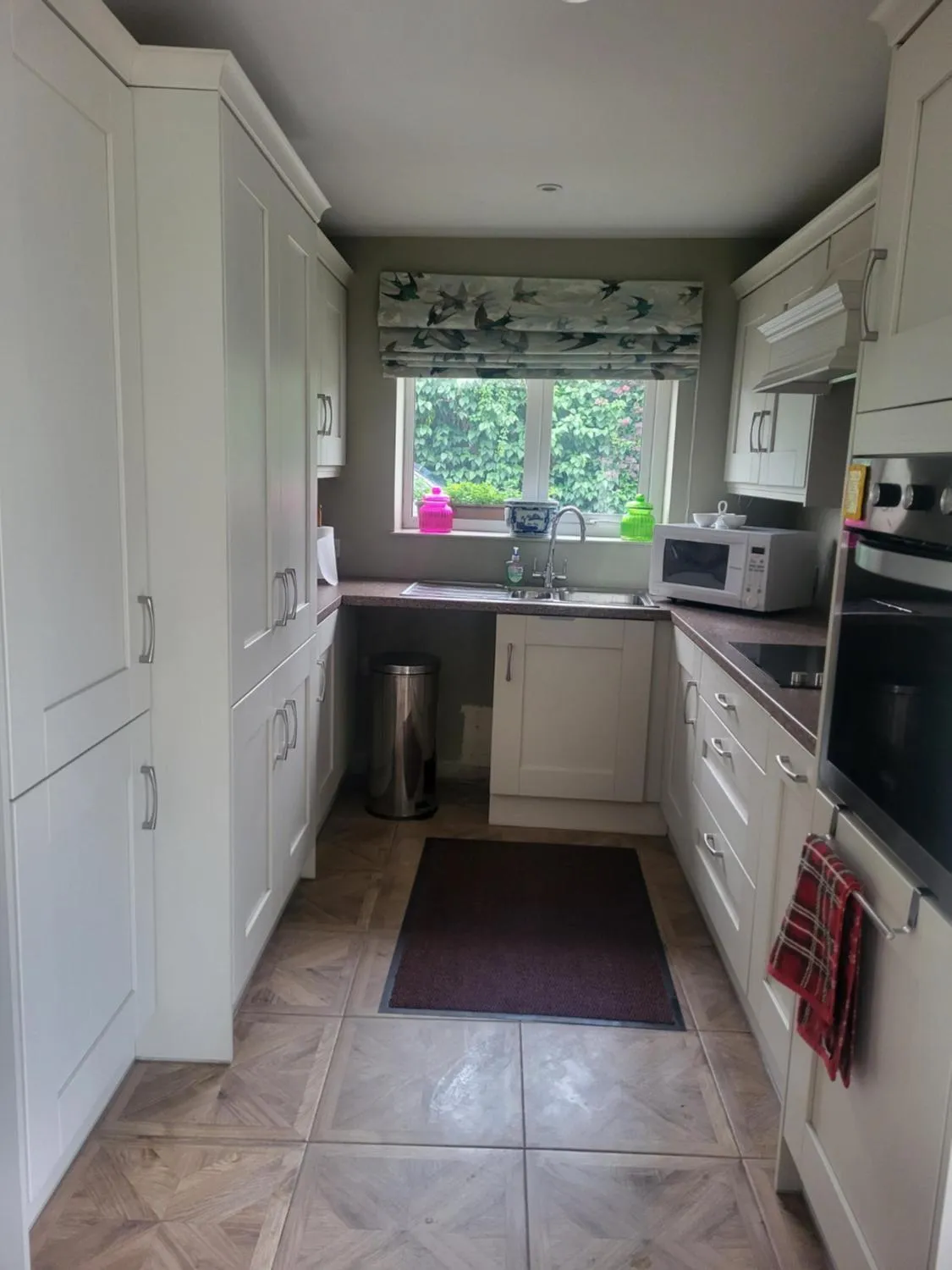 Kitchen or kitchenette in The Derg Arms B&B