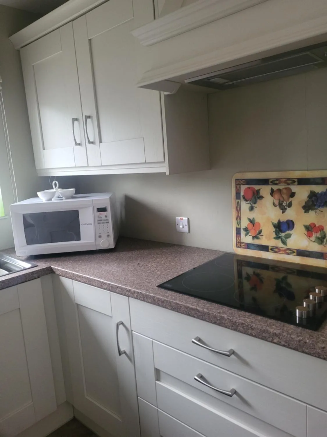 Kitchen or kitchenette in The Derg Arms B&B