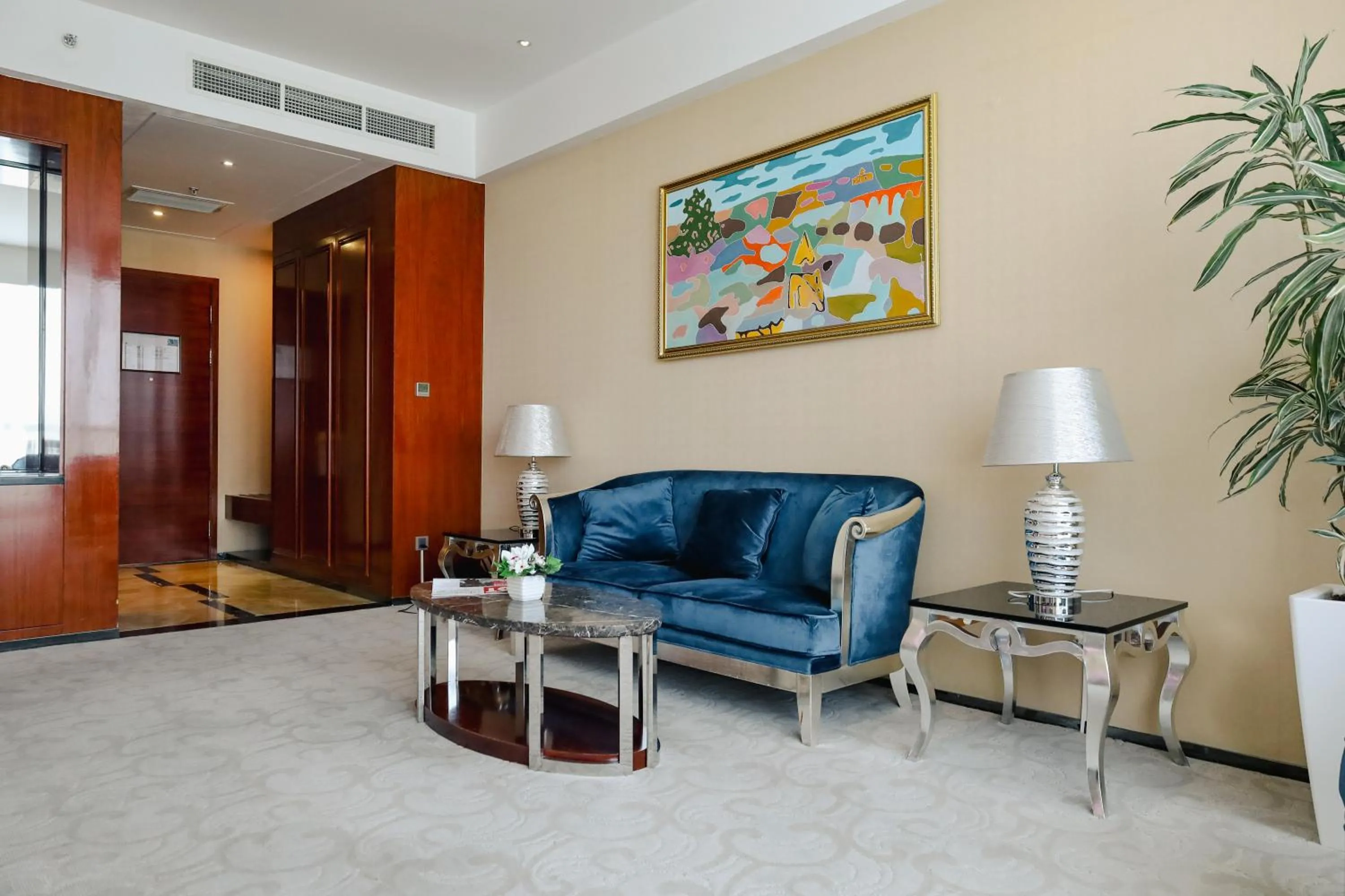Living room in Hotels & Preference Hualing Tbilisi