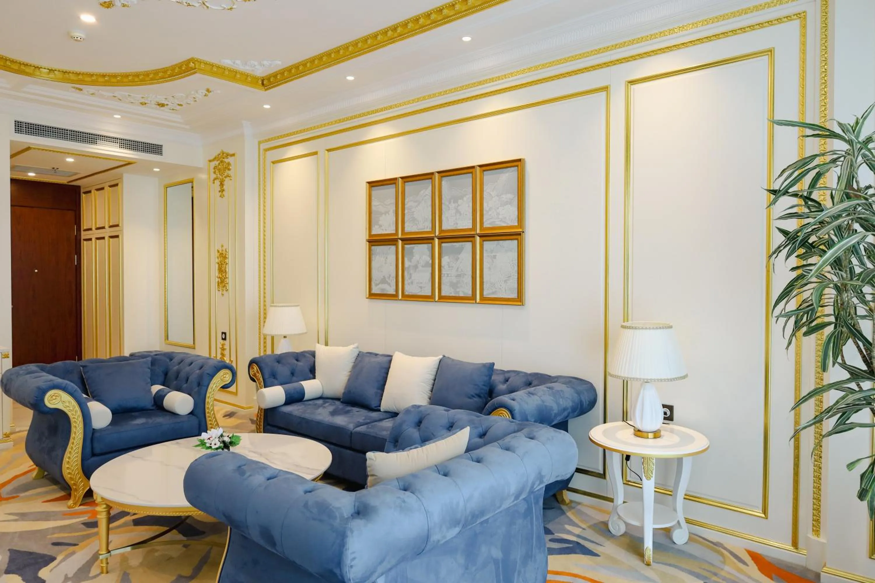 Living room in Hotels & Preference Hualing Tbilisi