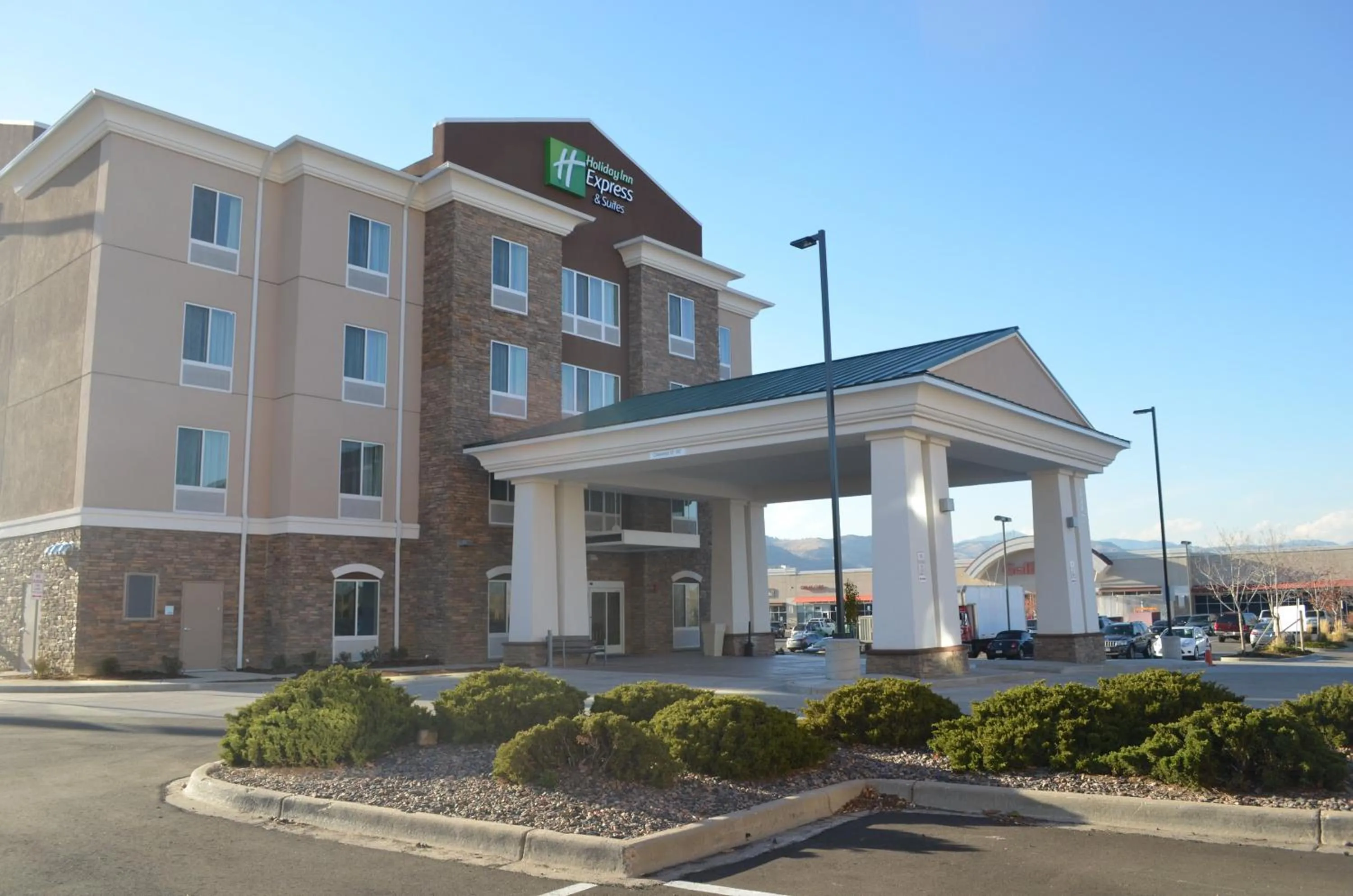 Property building in Holiday Inn Express & Suites Golden by IHG