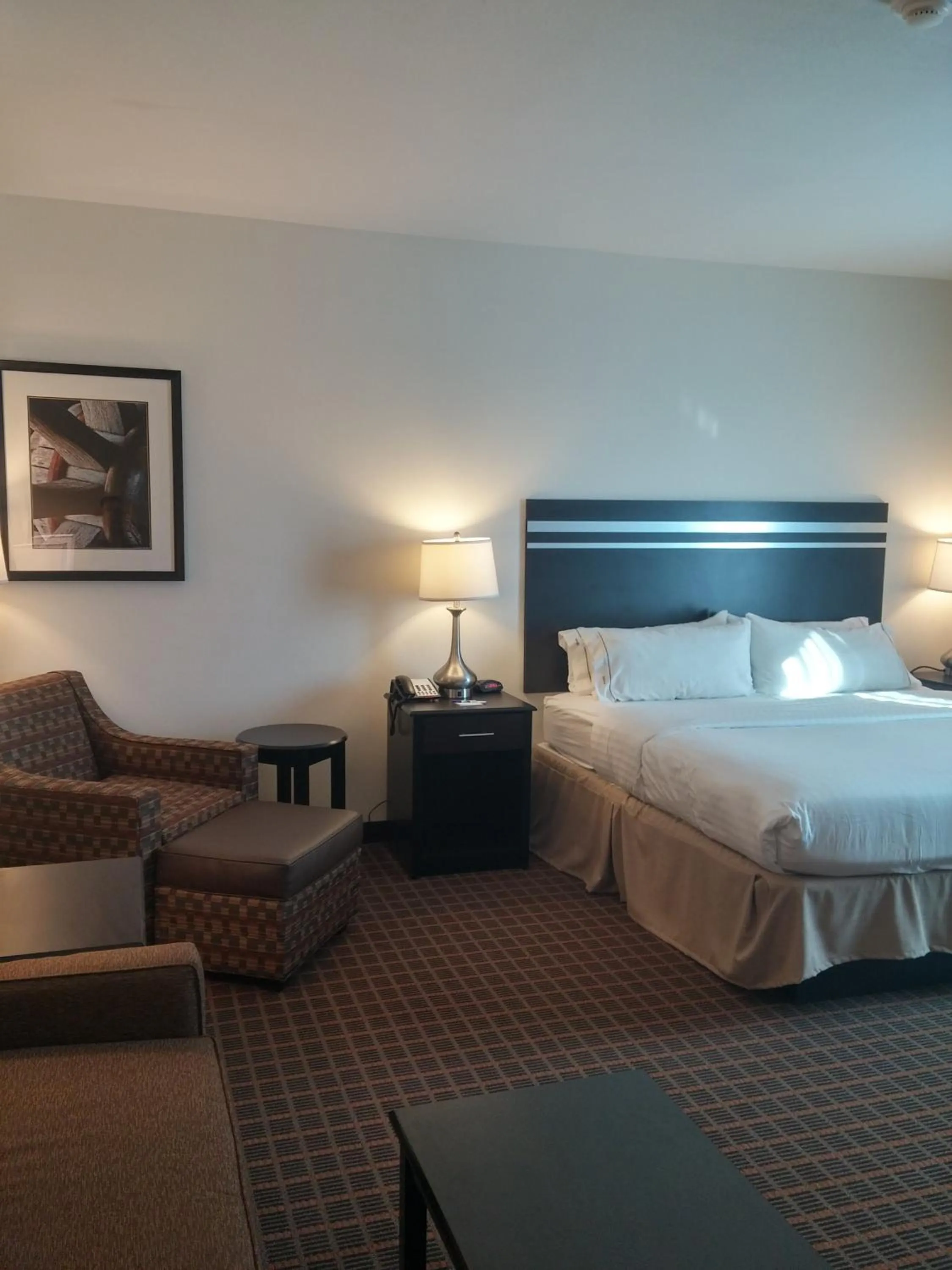 Photo of the whole room, Bed in Holiday Inn Express & Suites Golden by IHG