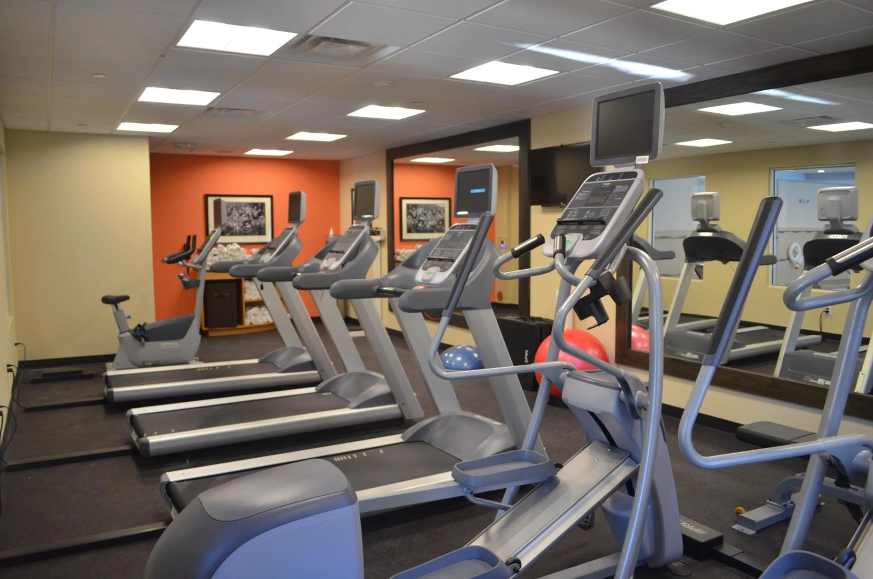 Fitness centre/facilities in Holiday Inn Express & Suites Golden by IHG
