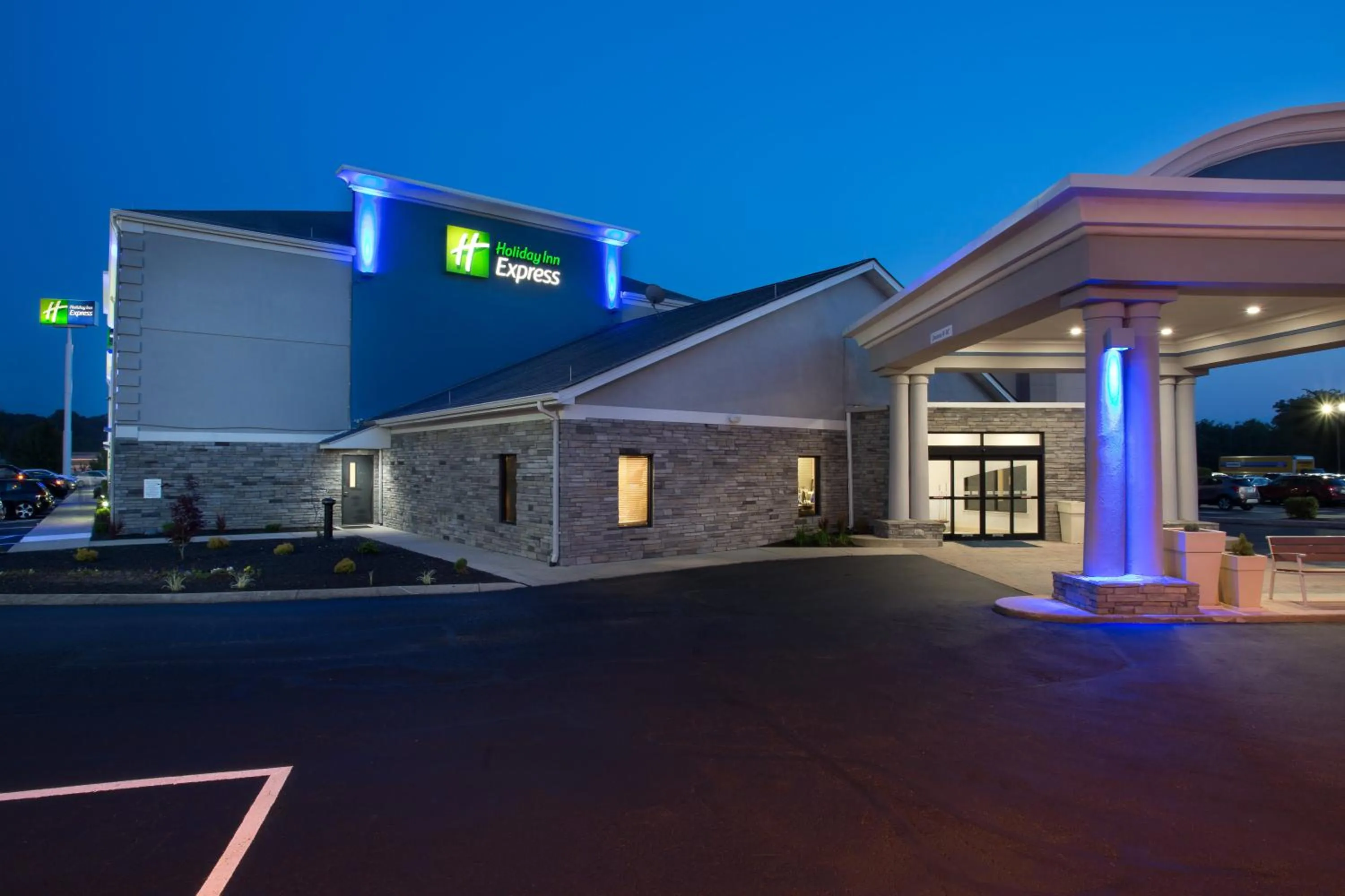 Property building in Holiday Inn Express Berea by IHG