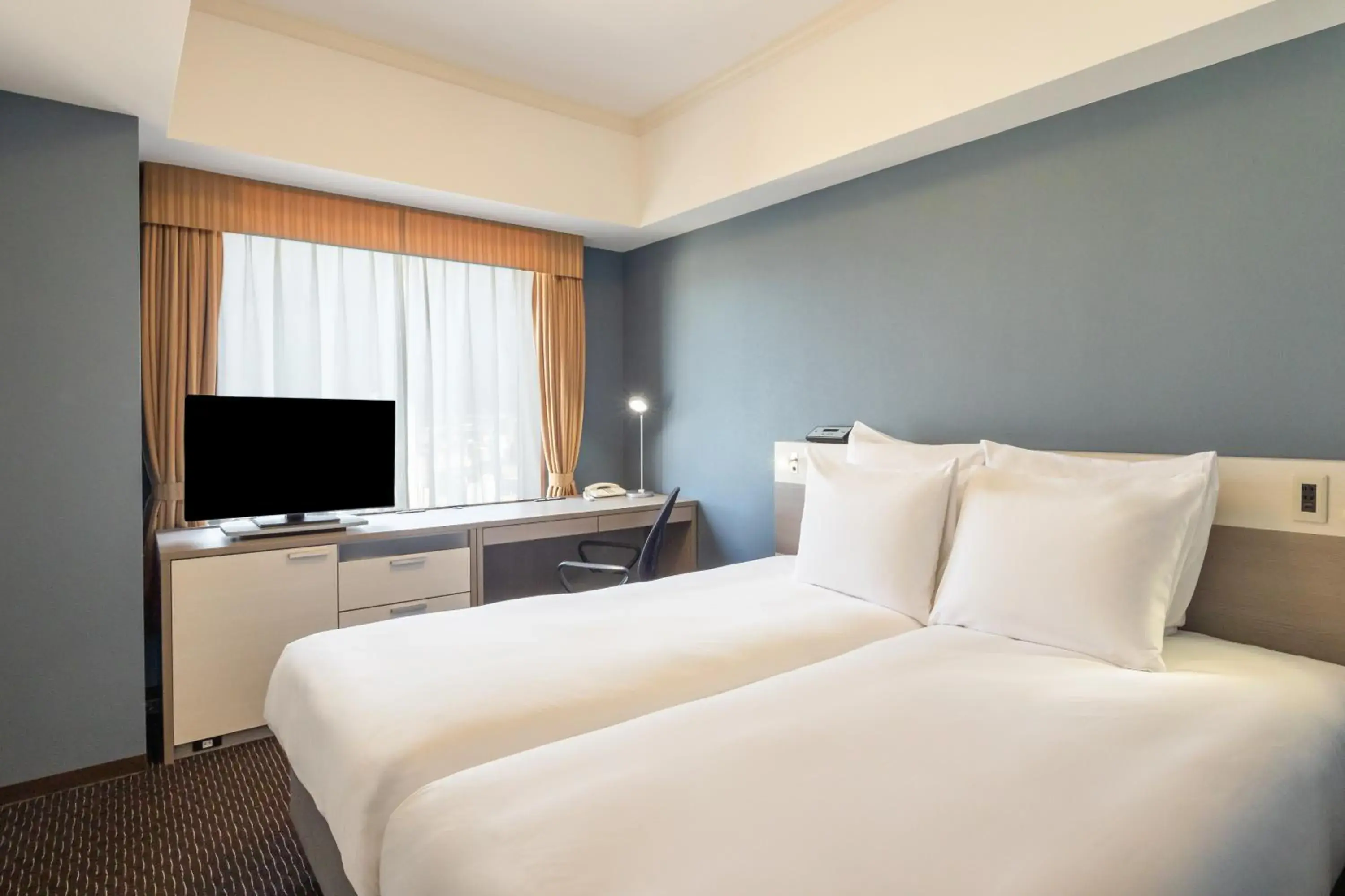 Standard Room - single occupancy in ANA Crowne Plaza Toyama by IHG Standard Room - single occupancy in ANA Crowne Plaza Toyama by IHG