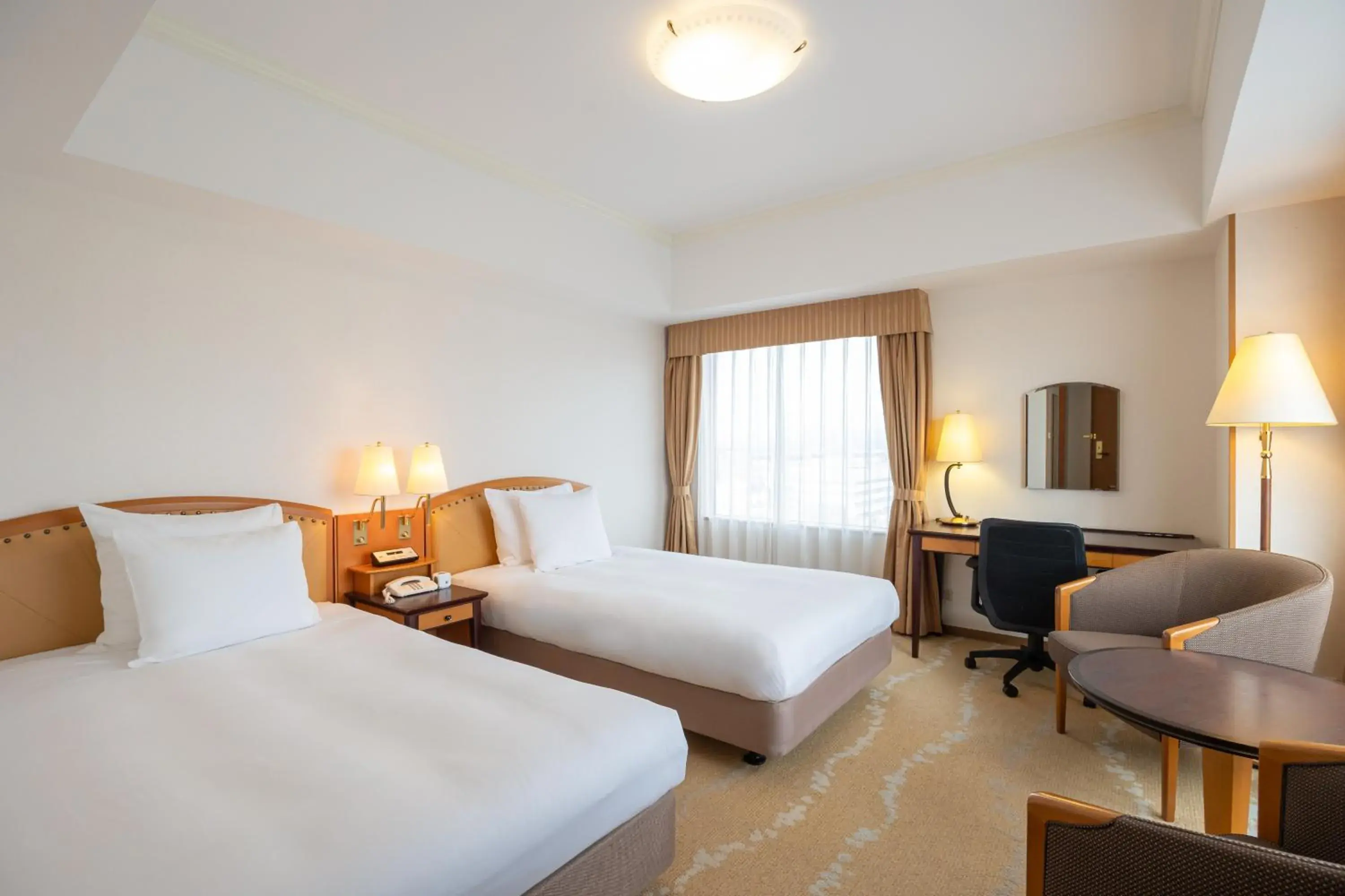Photo of the whole room, Bed in ANA Crowne Plaza Toyama by IHG Photo of the whole room, Bed in ANA Crowne Plaza Toyama by IHG