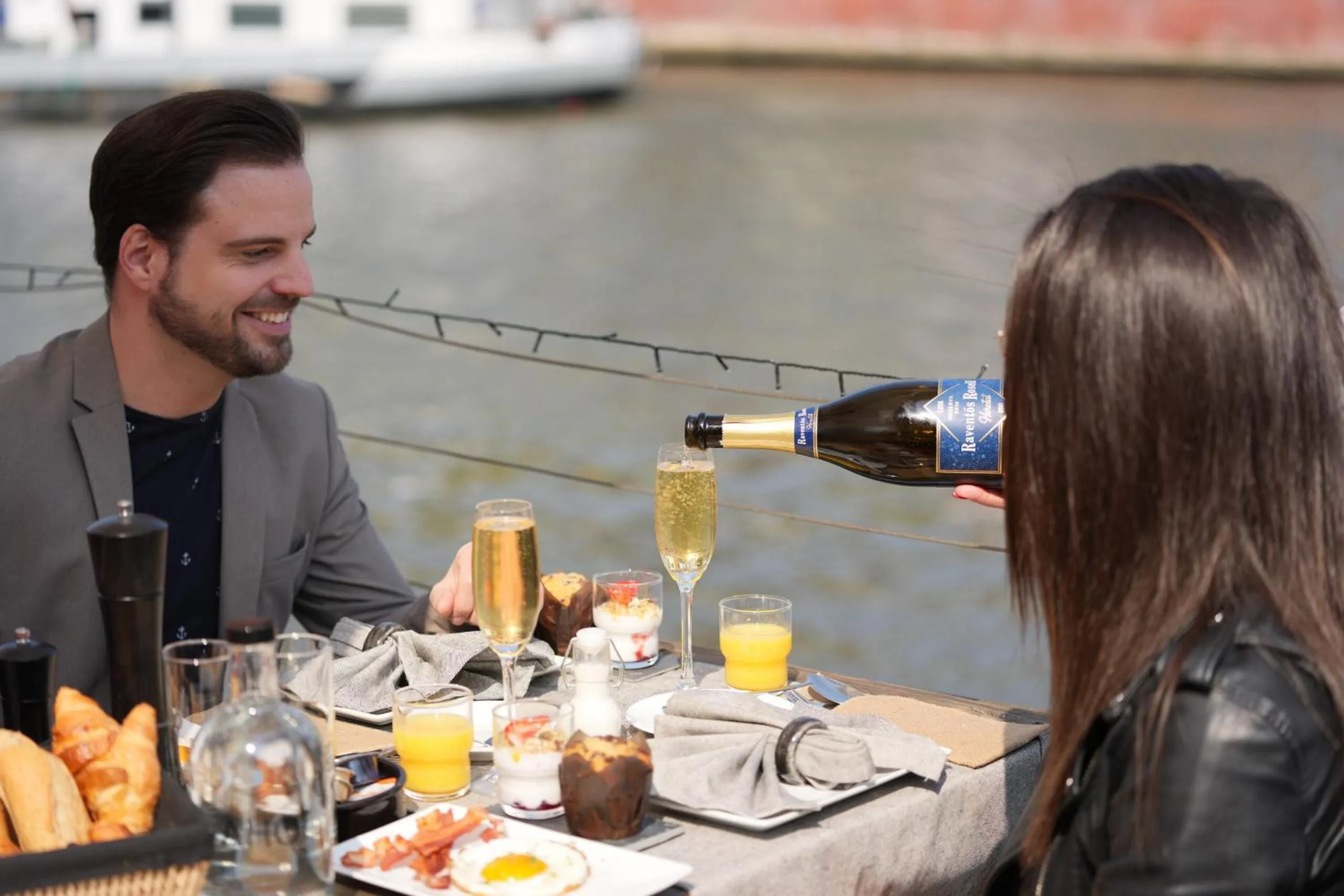 Hotel Restaurant Brasserie Feestzaal Ahoi, Kortrijk