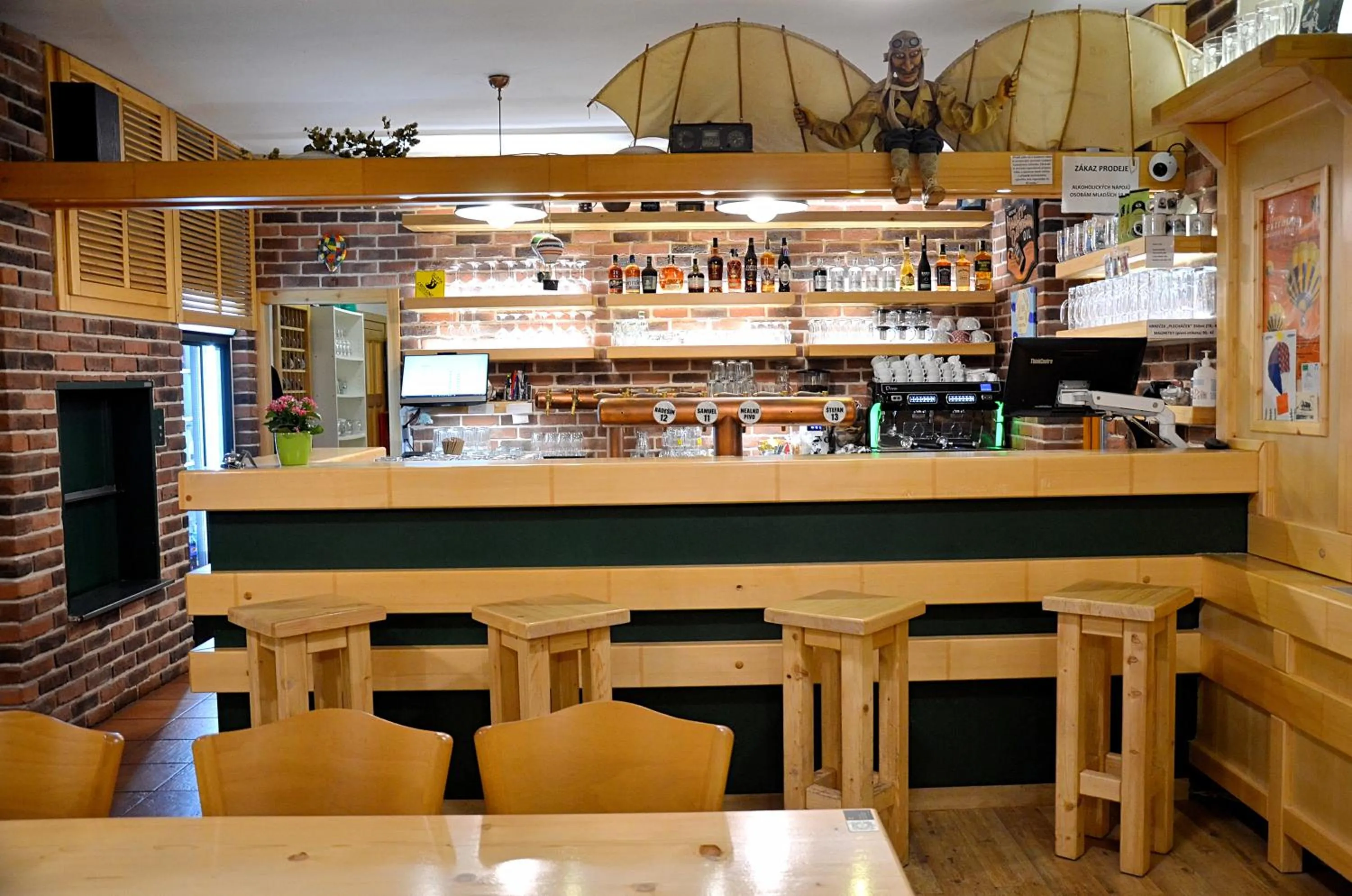 Restaurant/places to eat in Balónový hotel a pivovar Radešín