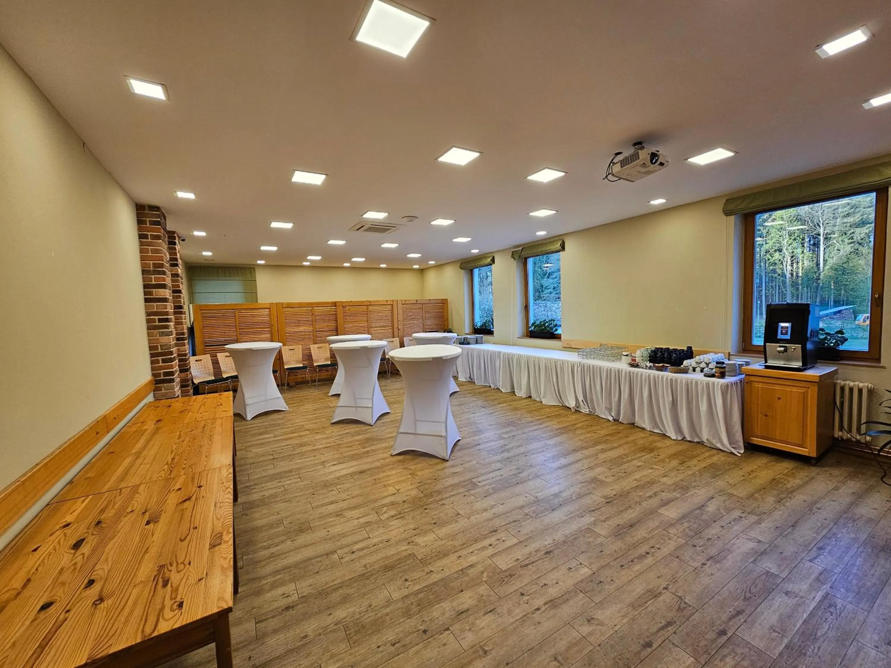 Meeting/conference room in Balónový hotel a pivovar Radešín